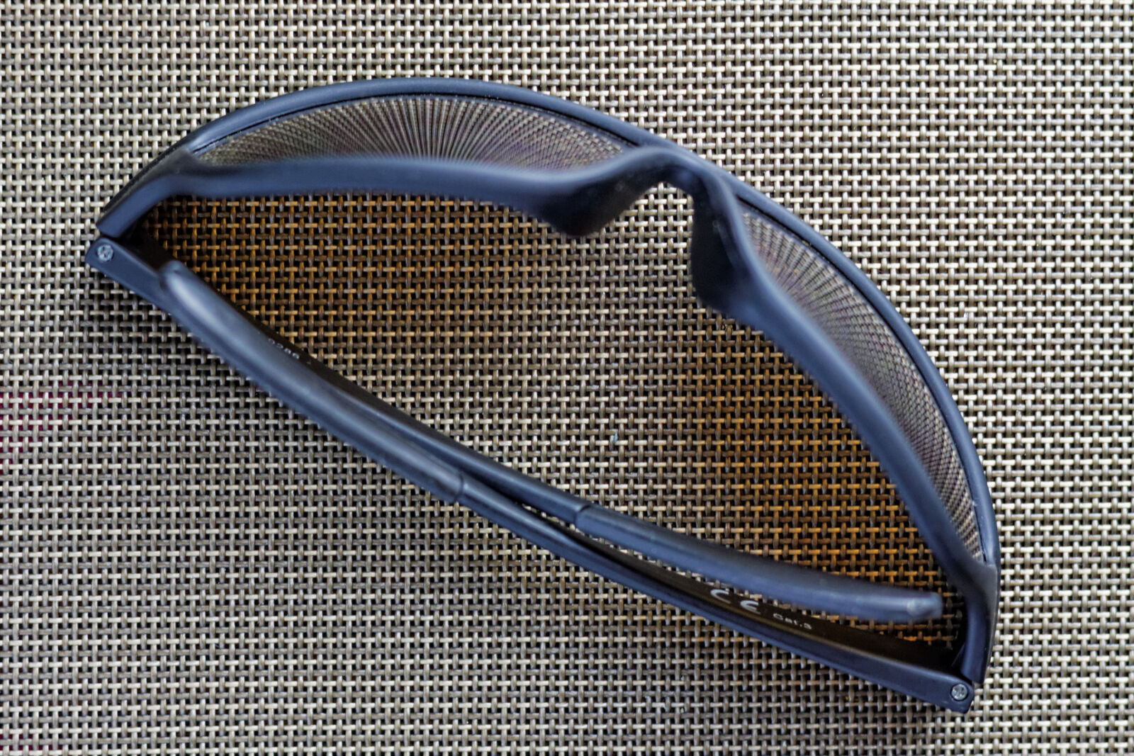 Canon EF 50mm F1.8 II sample photo. Glasses, theme, look, down photography
