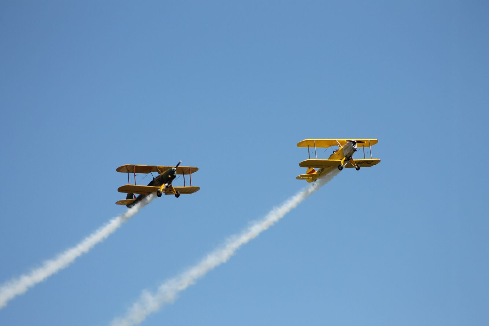 Canon EF 75-300mm f/4-5.6 sample photo. Double decker, flugshow, flyer photography