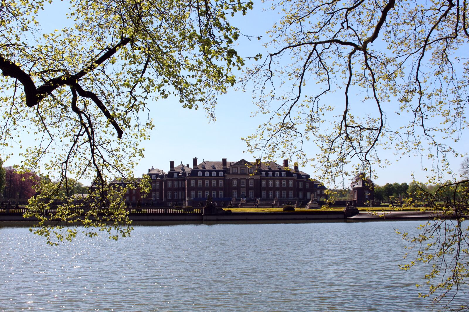 Canon EOS 700D (EOS Rebel T5i / EOS Kiss X7i) sample photo. Castle, north churches, park photography