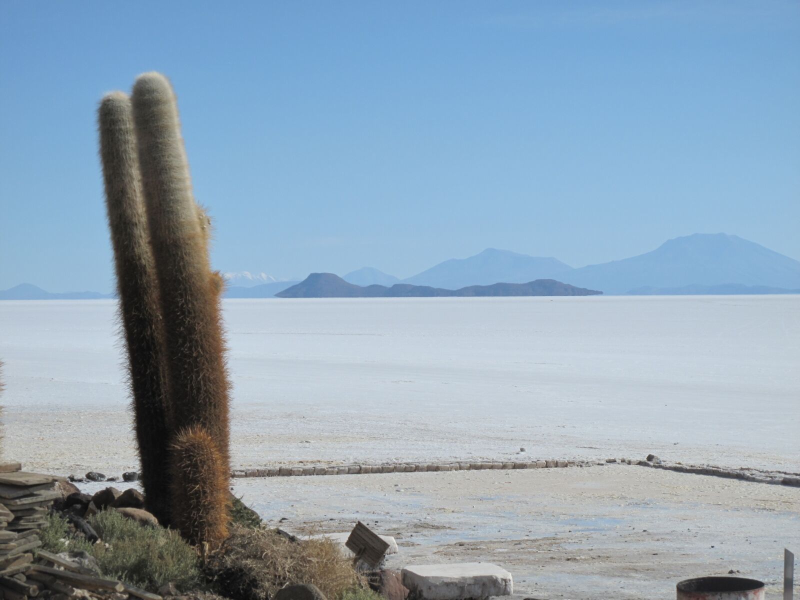Canon PowerShot G10 sample photo. Bolivia, island, salt photography
