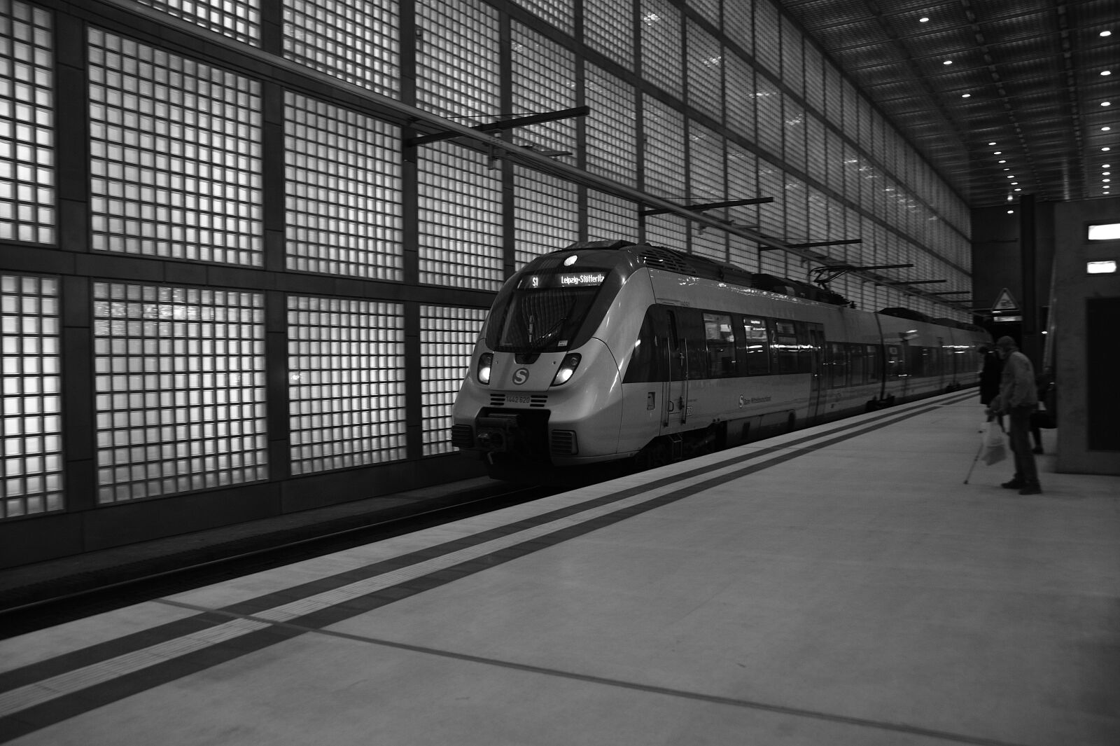 Nikon D700 sample photo. Transport system, metro, train photography