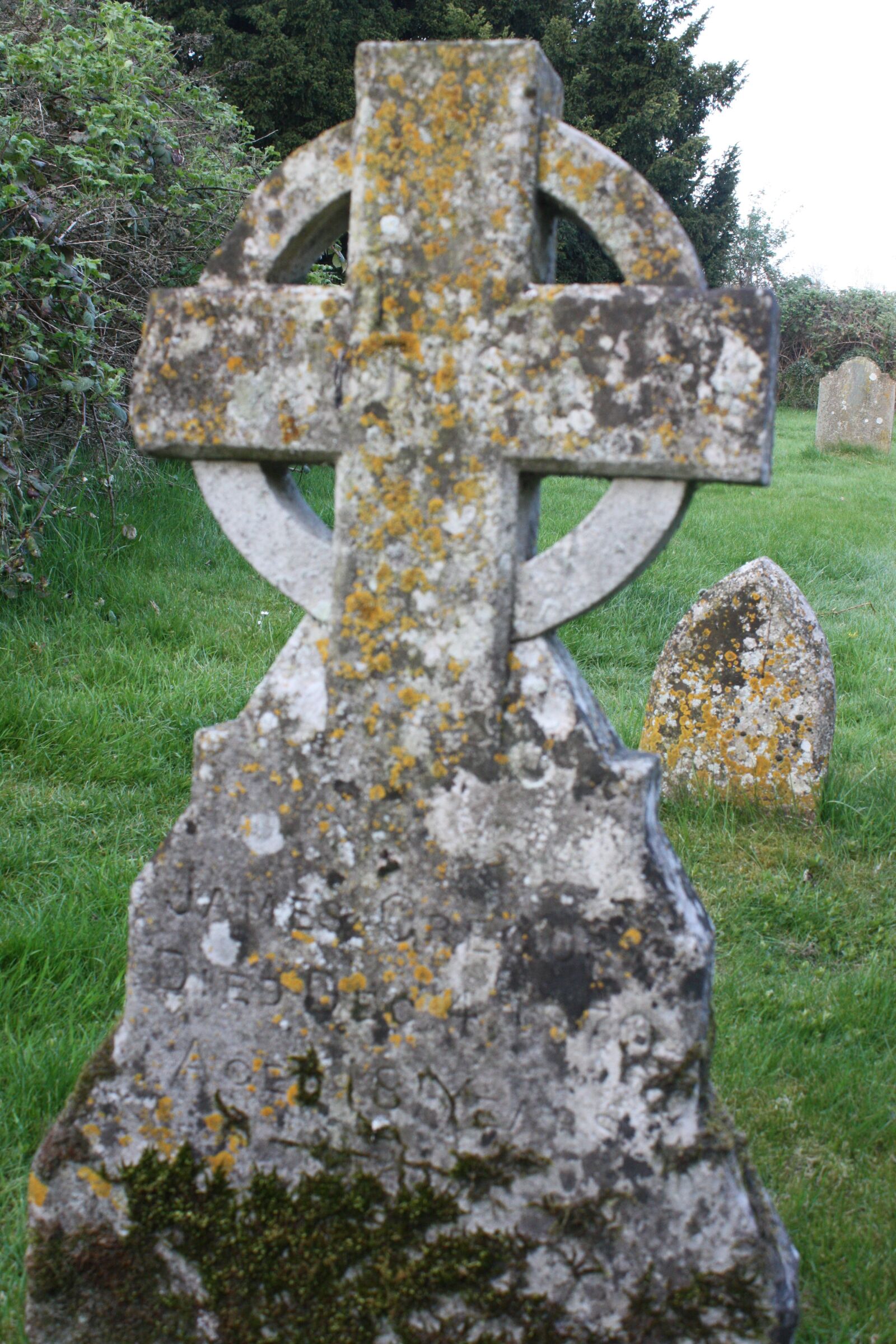 Canon EOS 450D (EOS Rebel XSi / EOS Kiss X2) sample photo. Grave, graveyard, stone photography