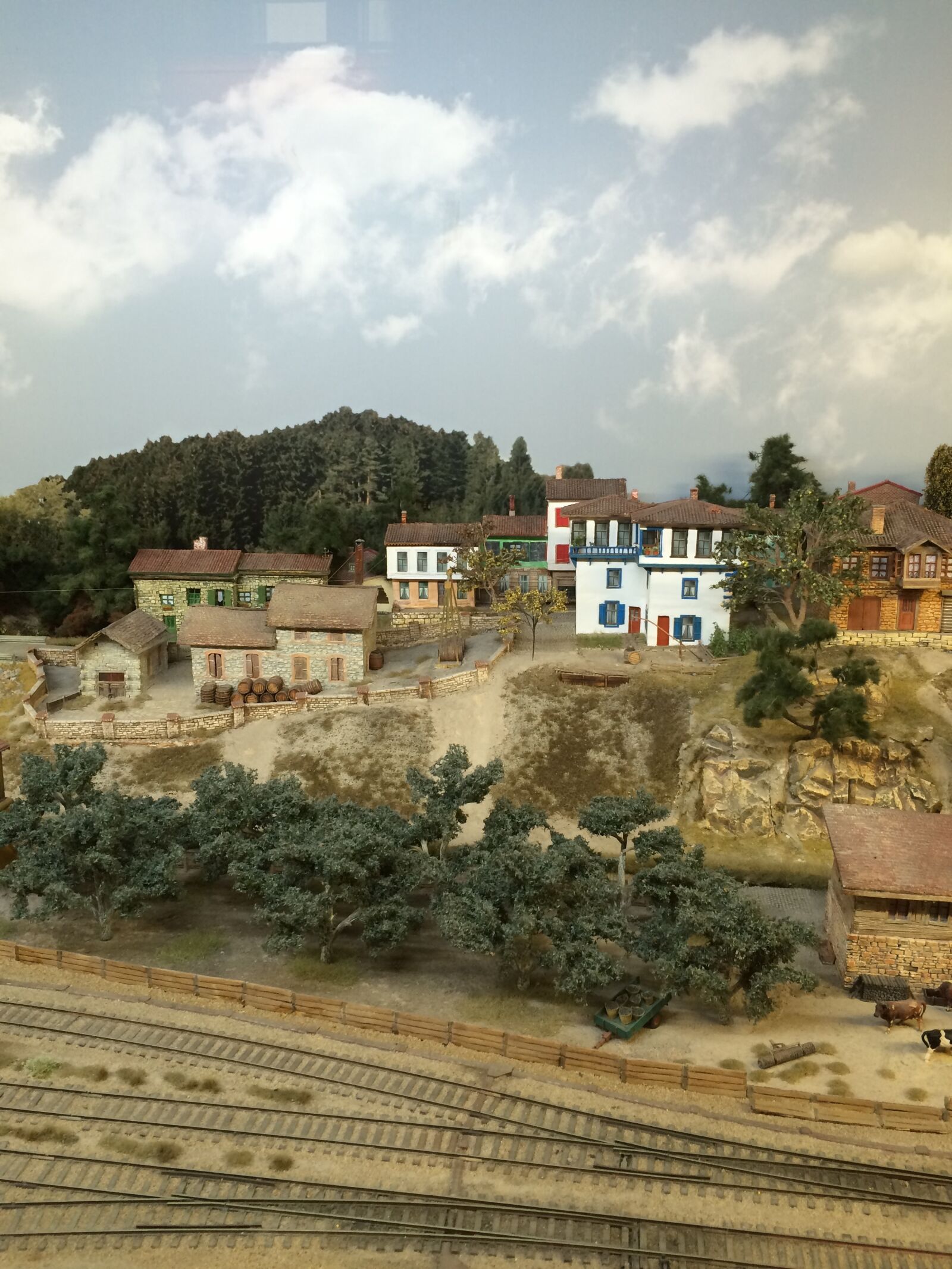 iPhone 5s back camera 4.15mm f/2.2 sample photo. Diorama, miniature, maquette photography