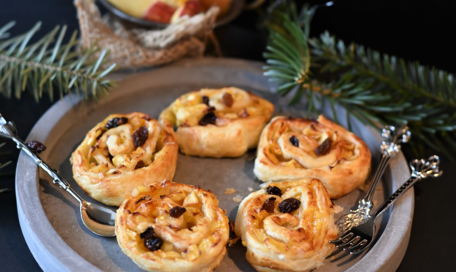Nikon D7200 sample photo. Cake, puff pastry, apple photography