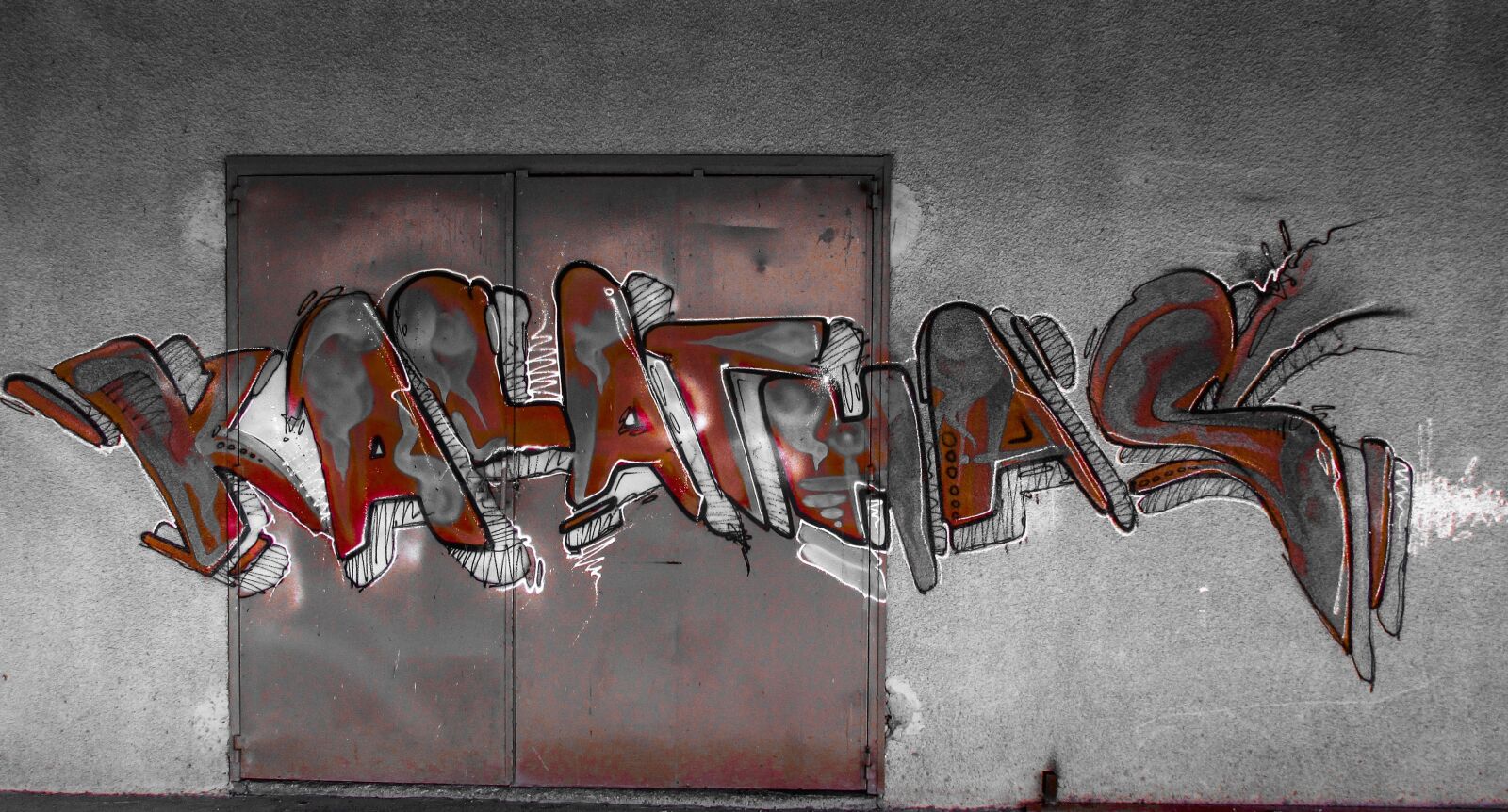 Canon PowerShot SX400 IS sample photo. Graffiti, colorful, door photography