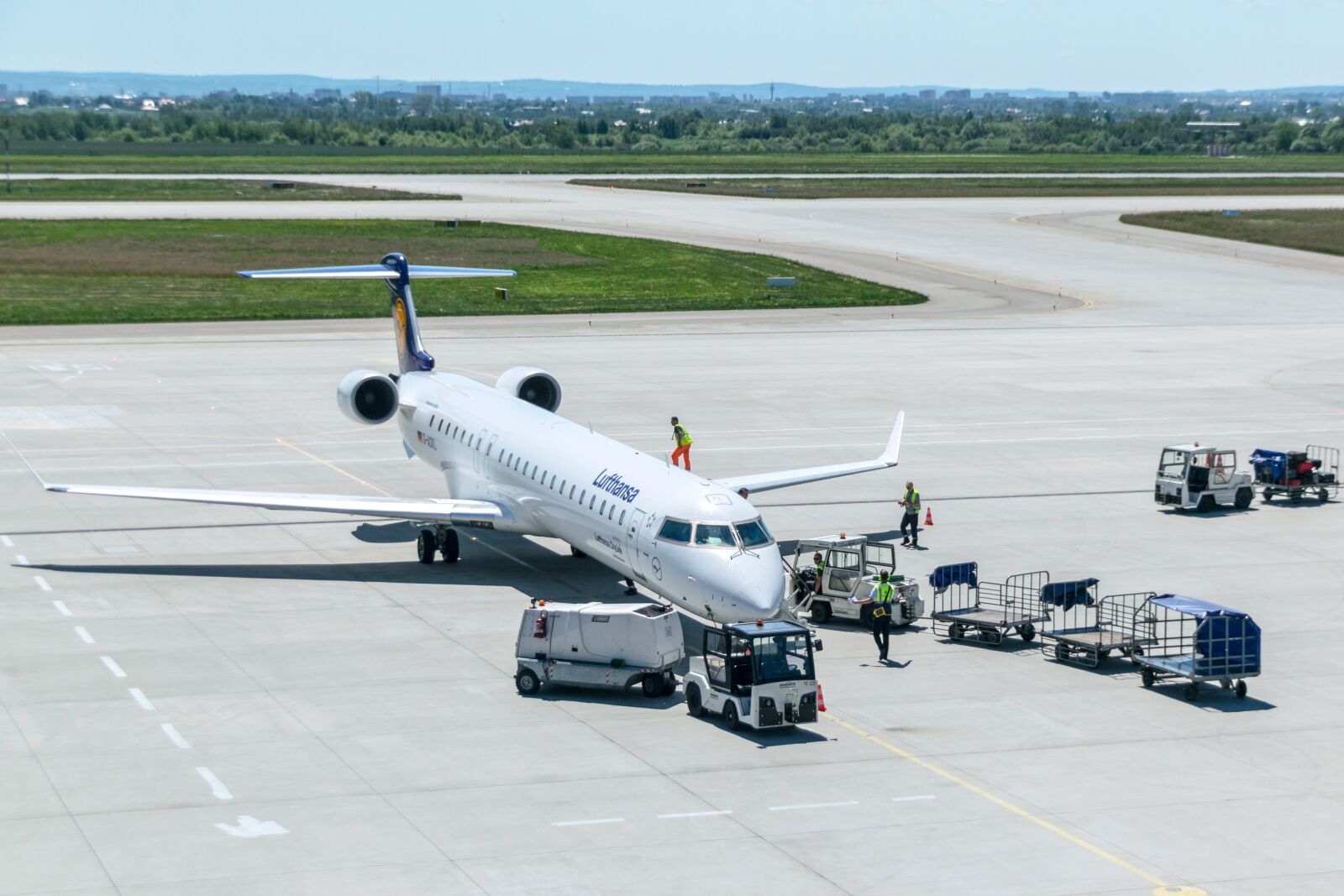 Nikon D5300 sample photo. The plane at the photography
