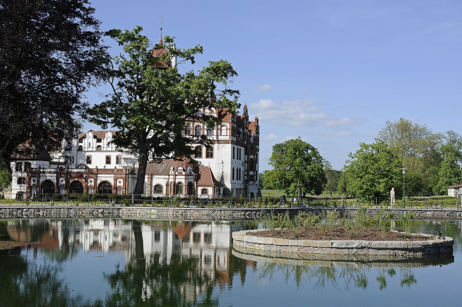Nikon D90 sample photo. Castle, park, water photography