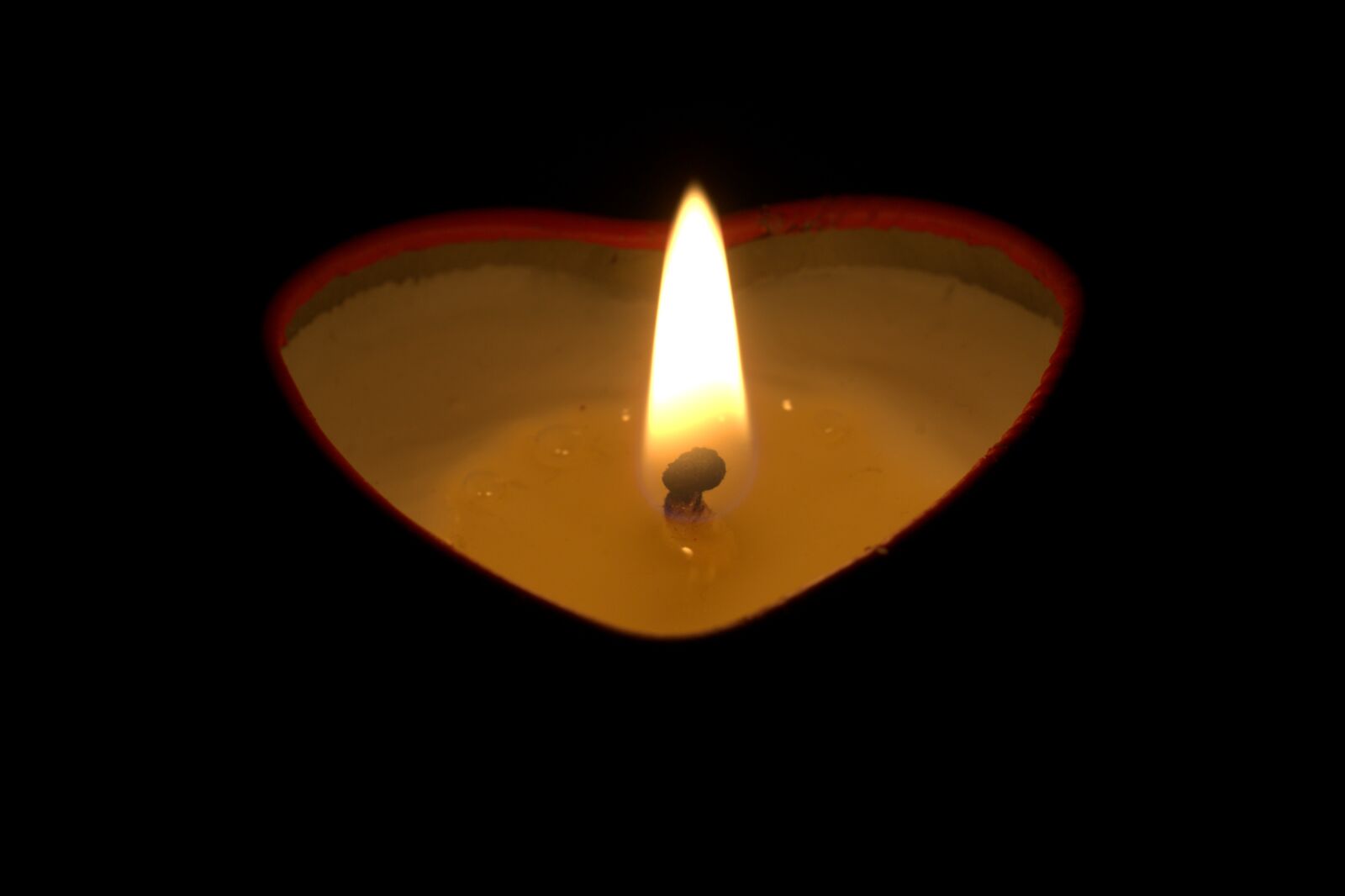 Sony FE 50mm F2.8 Macro sample photo. Candle, heart, love photography