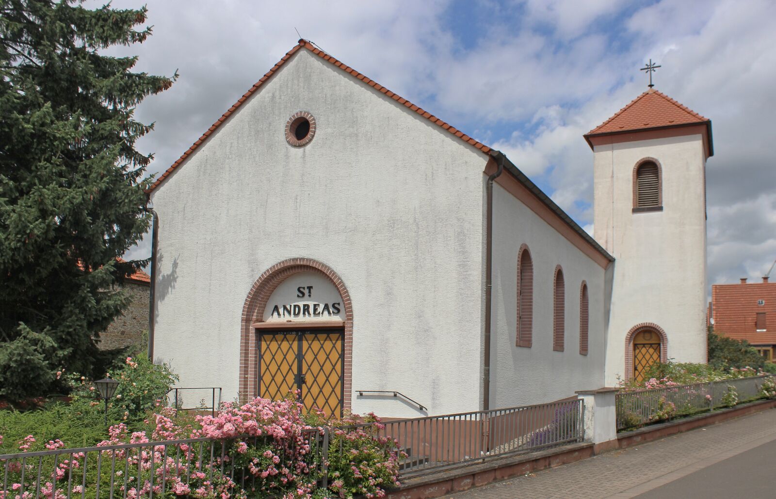 Canon EOS 600D (Rebel EOS T3i / EOS Kiss X5) sample photo. Church, steeple, building photography