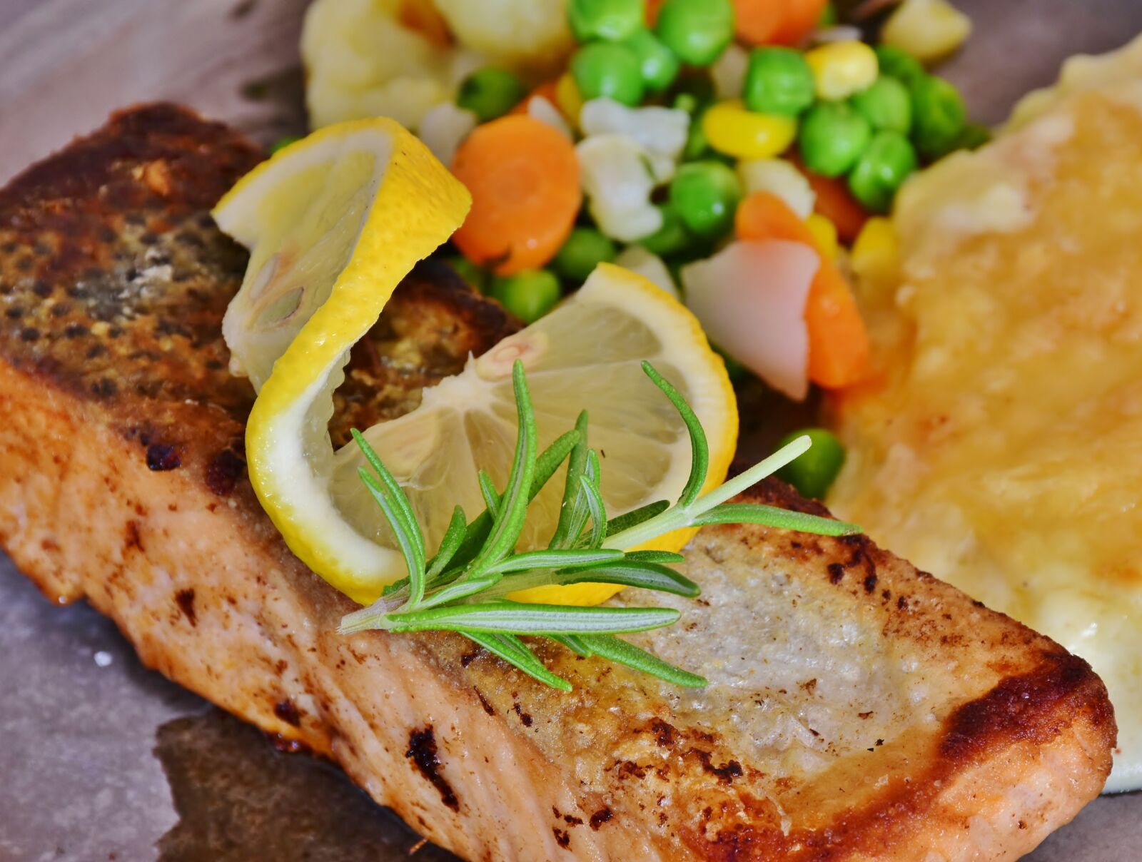 Nikon D7200 sample photo. Salmon, fish, salmon fillet photography
