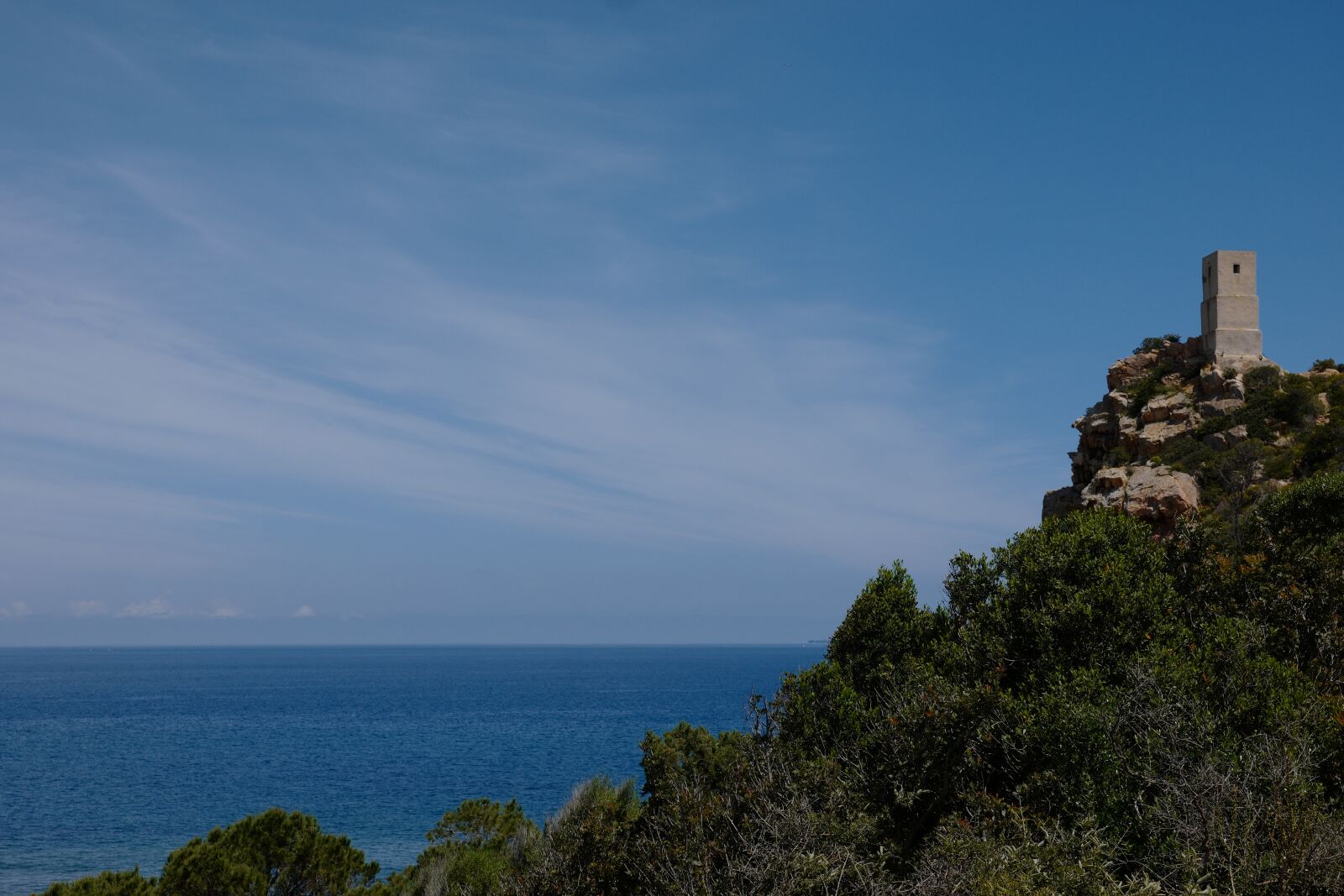 Vario-Elmar TL 1:3.5-5.6 / 18-56 ASPH. sample photo. Sardinia, east coast, rock photography