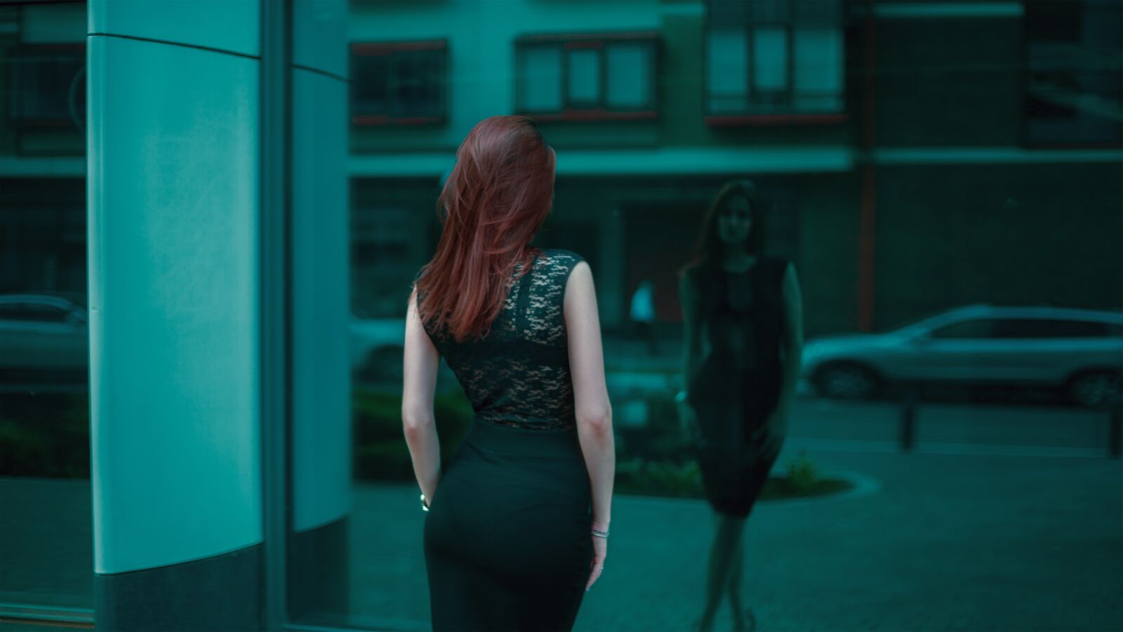 Canon EOS 5D Mark III sample photo. Girl, behind, from the photography