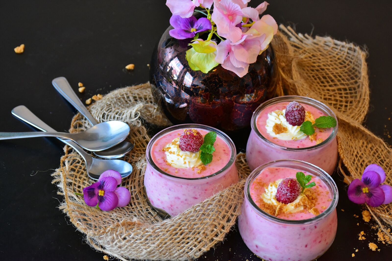 Nikon D7200 sample photo. Quark, quark cream, raspberries photography