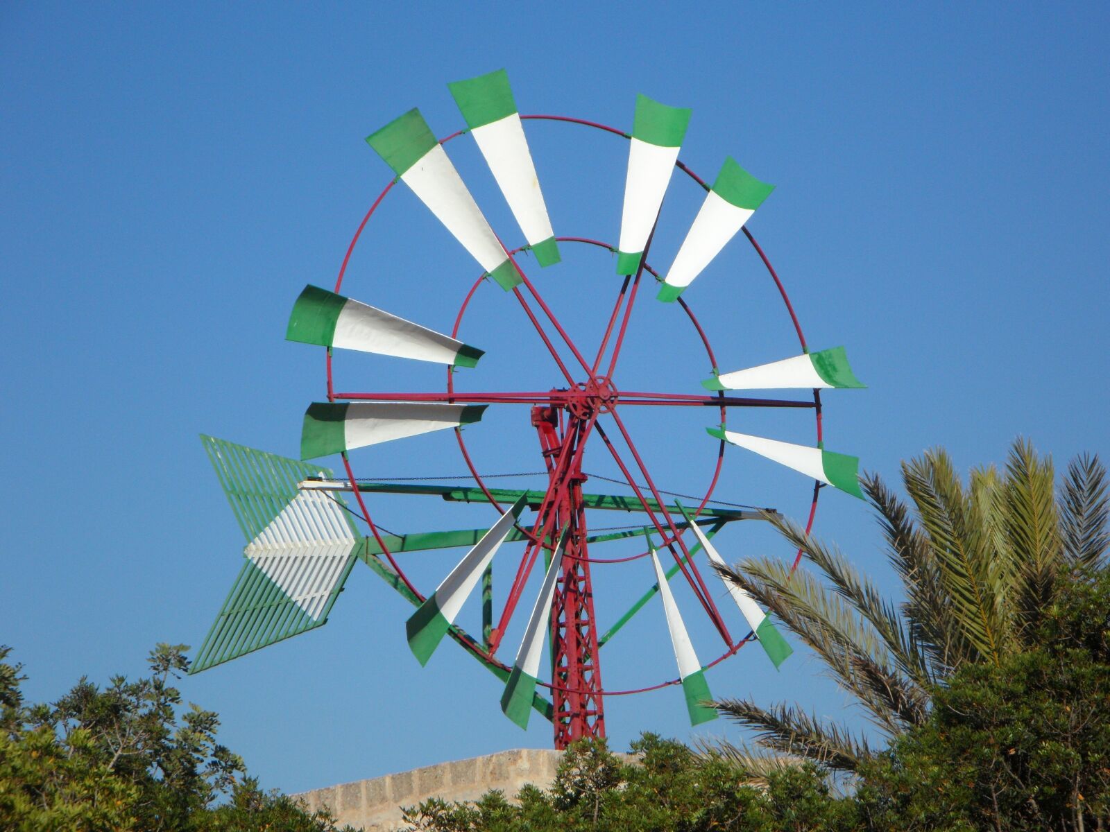 Samsung VLUU WB210, SAMSUNG WB210 sample photo. Windmill, mallorca, wheel photography