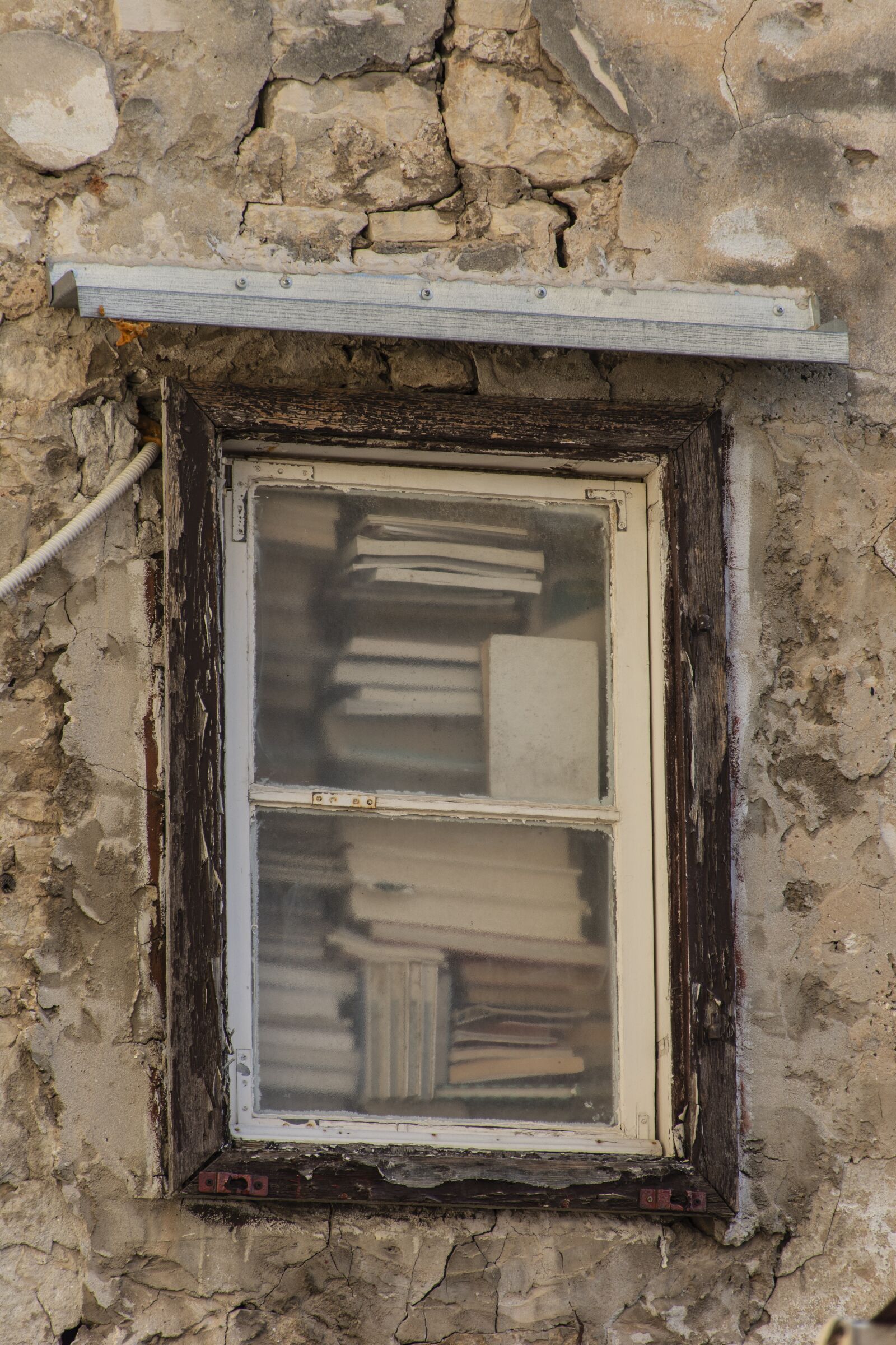 Nikon D7100 sample photo. Window, books, architecture photography
