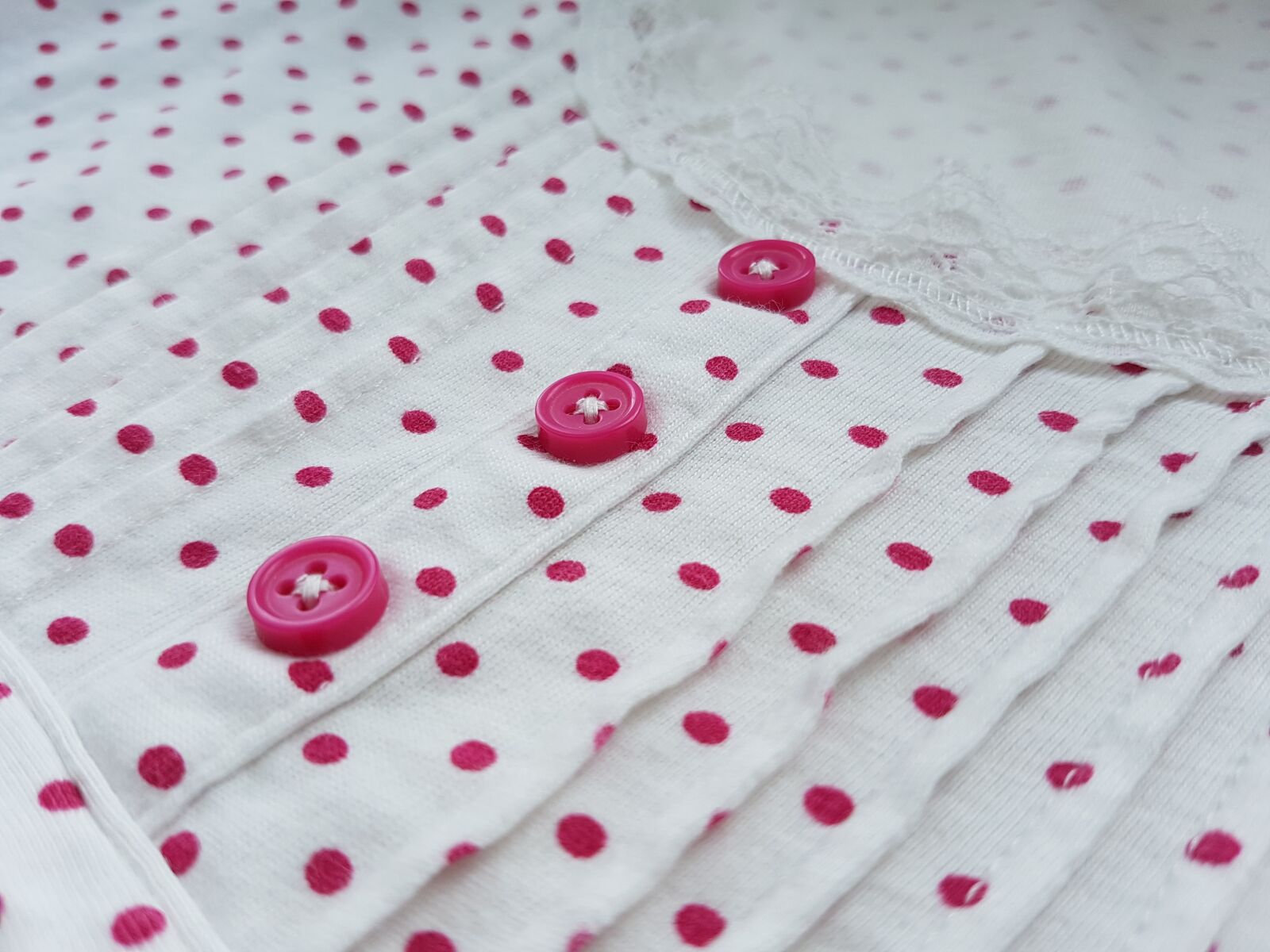 Samsung Galaxy S7 Edge sample photo. Button, shirt, pink photography