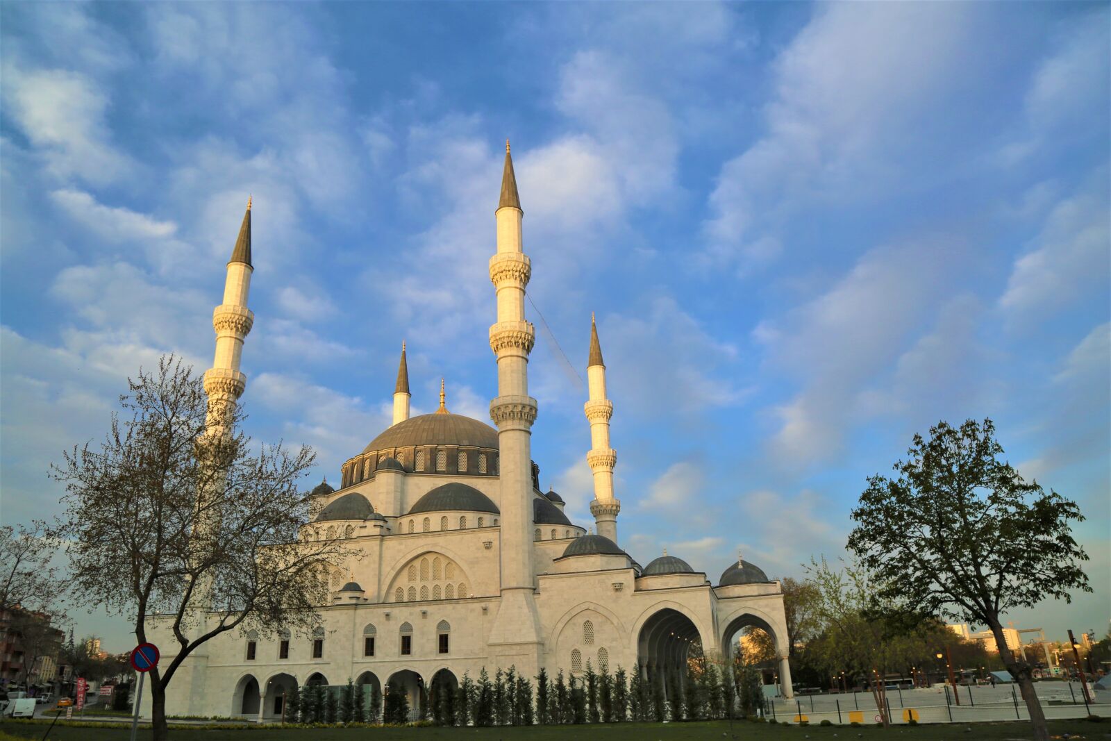 Canon EF 24-105mm F4L IS USM sample photo. Architecture, minaret, religion photography
