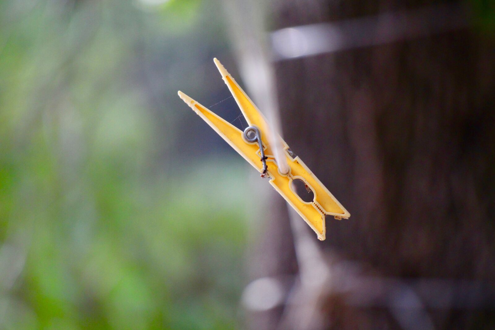 Canon EOS M sample photo. Clothespin, solitude, sadness photography