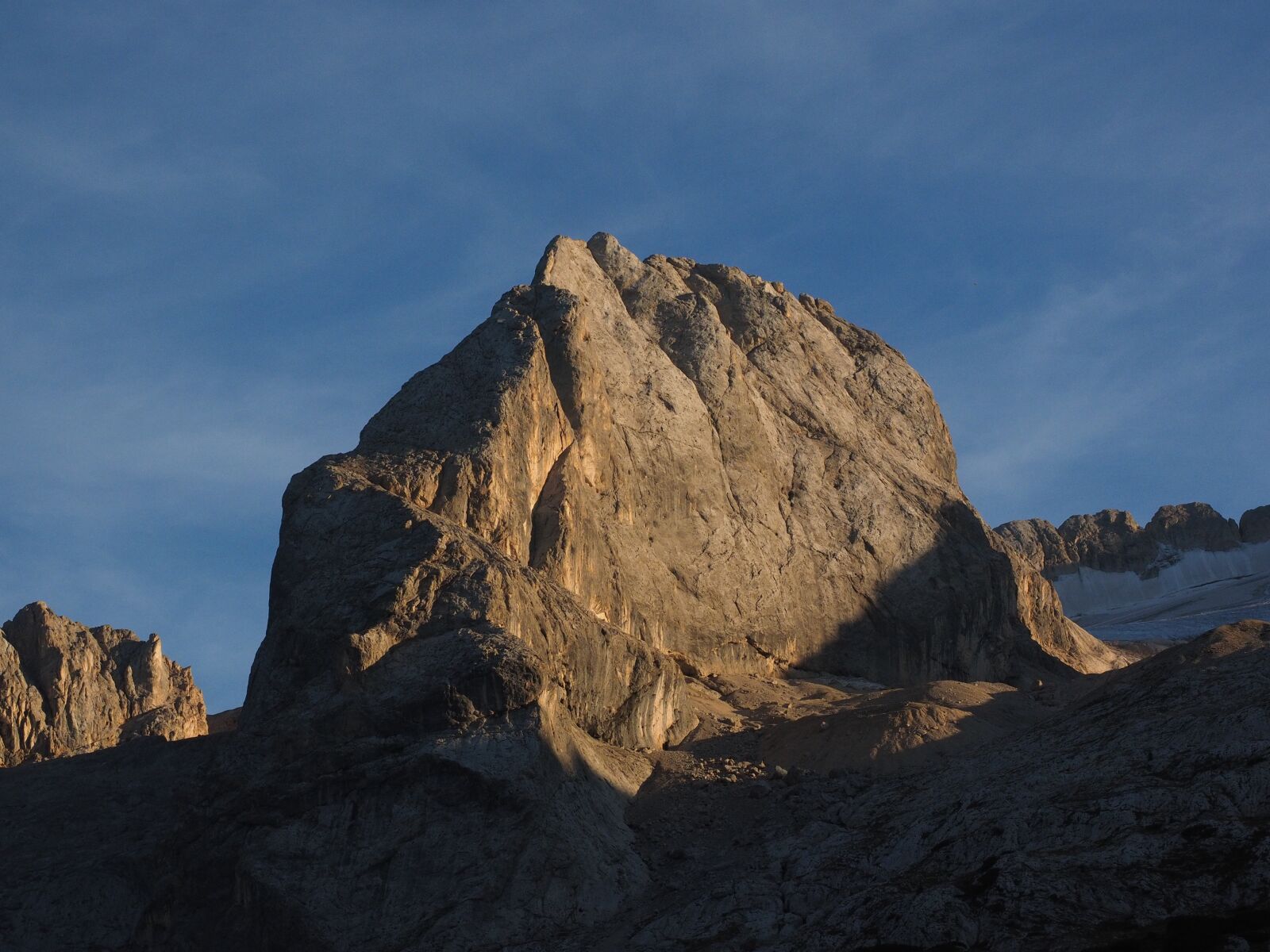 Olympus OM-D E-M1 + Olympus M.Zuiko Digital ED 12-40mm F2.8 Pro sample photo. Rock, mountain, marmolada group photography