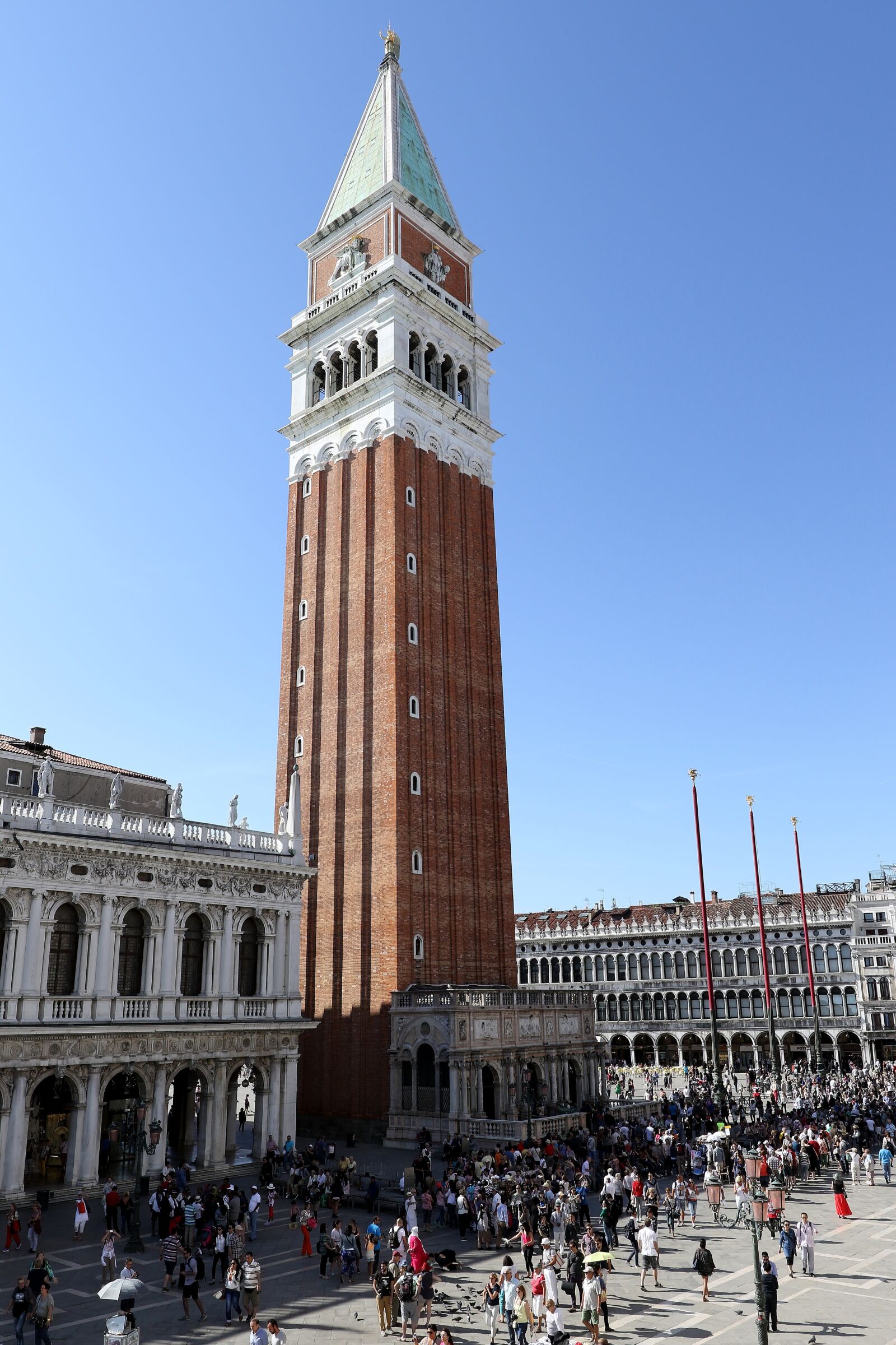Canon EF 16-35mm F4L IS USM sample photo. Tourism, venice, italy photography
