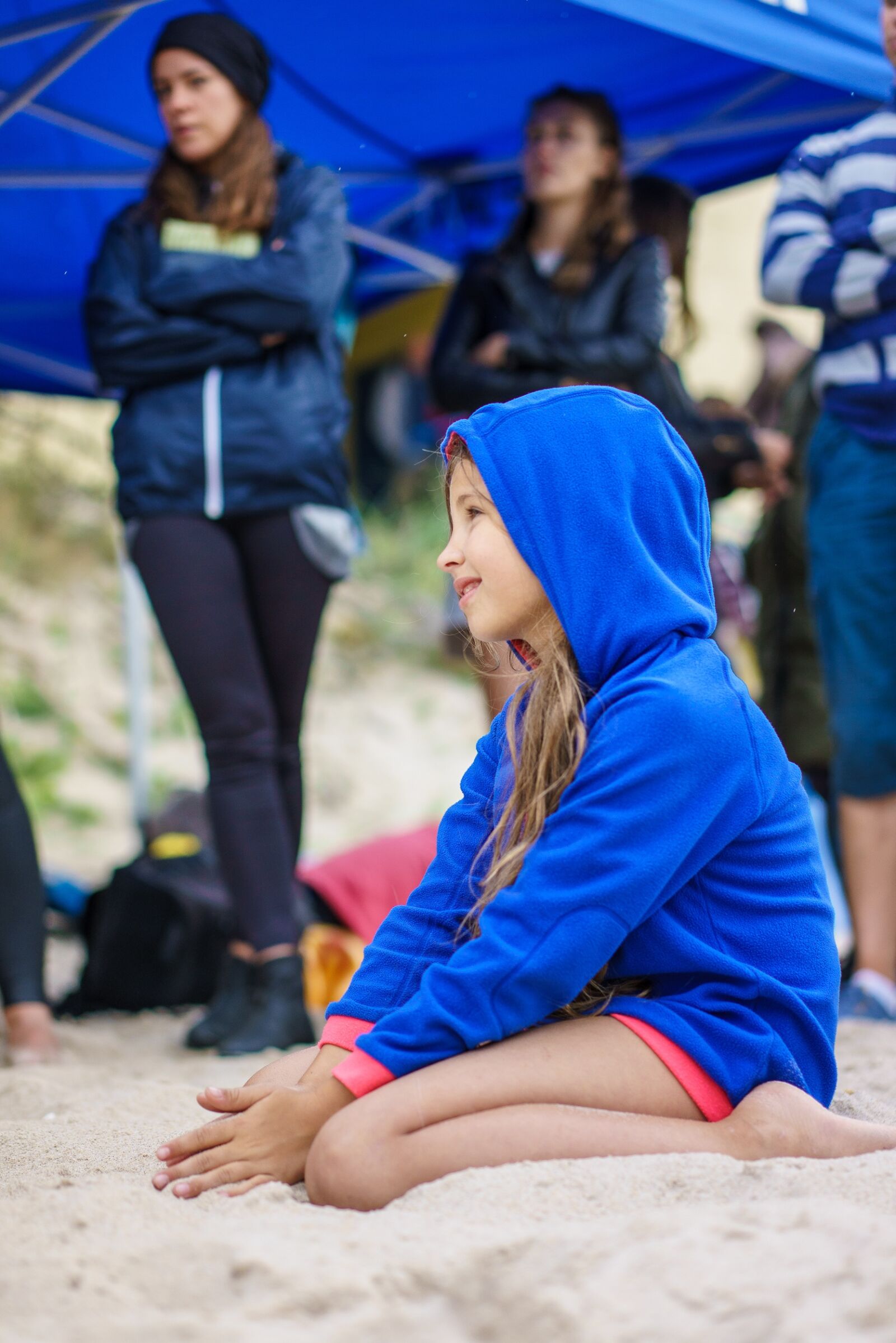 Sony a7R + Sony Sonnar T* FE 55mm F1.8 ZA sample photo. Sea, beach, girl photography