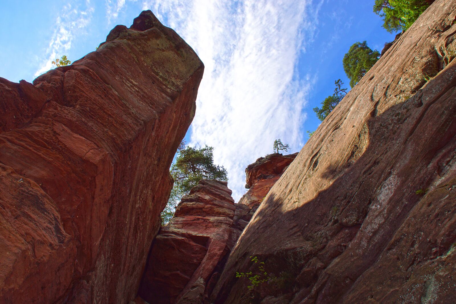 Sony DT 18-200mm F3.5-6.3 sample photo. Rock, sandstone, alsace photography