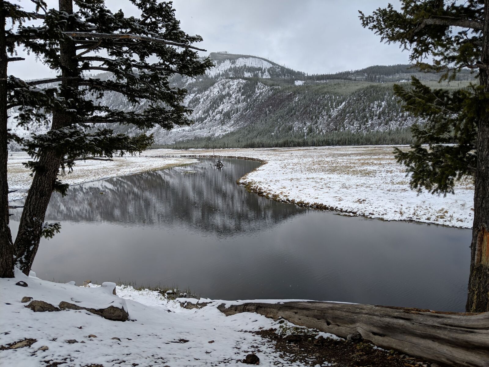 Google Pixel 3 sample photo. Yellowstone, spring, snow photography