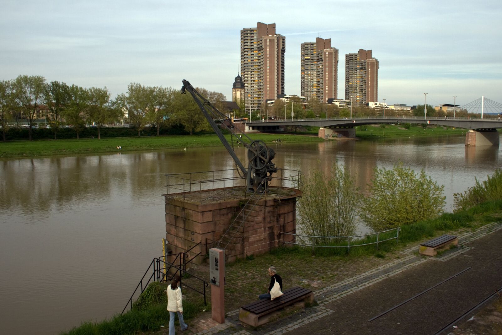 Canon EF-S 18-55mm F3.5-5.6 II sample photo. Mannheim, neckar, ship photography