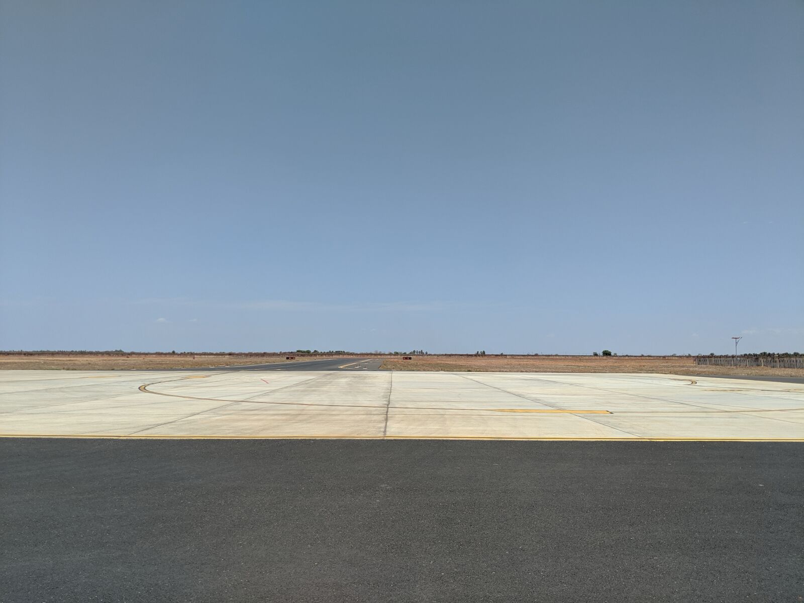 Google Pixel 2 sample photo. Tarmac, runway, aviation photography