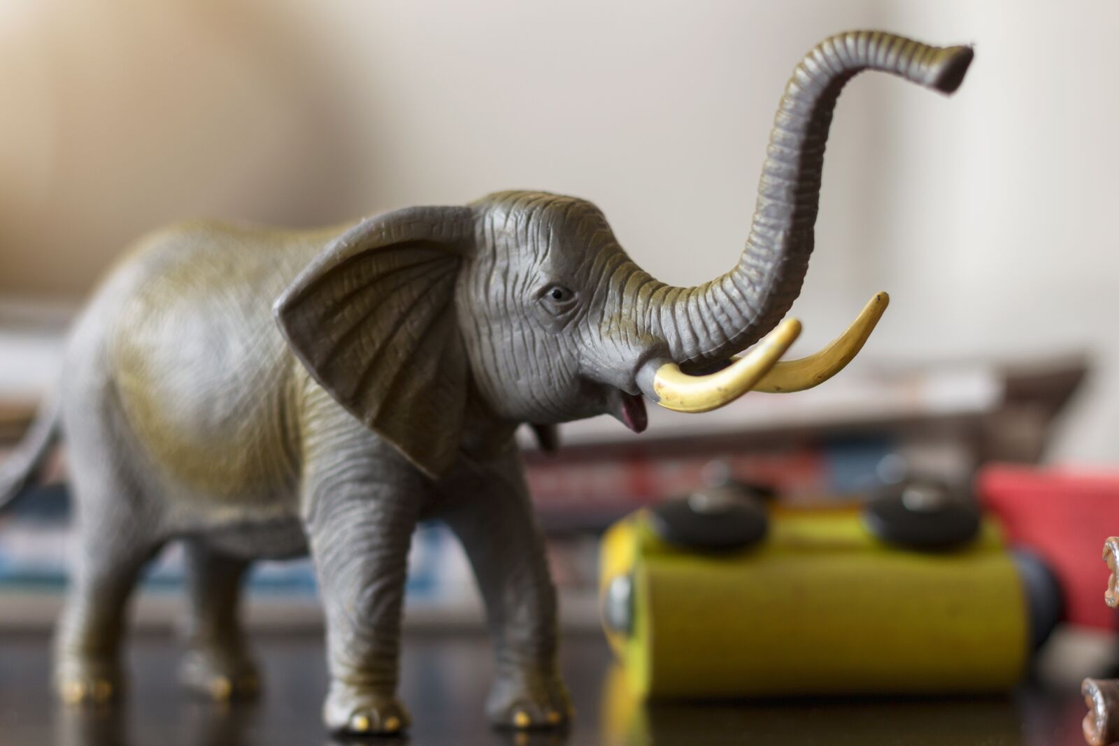 Canon EOS 700D (EOS Rebel T5i / EOS Kiss X7i) + Canon EF 50mm F1.8 II sample photo. Baby, toy, game photography