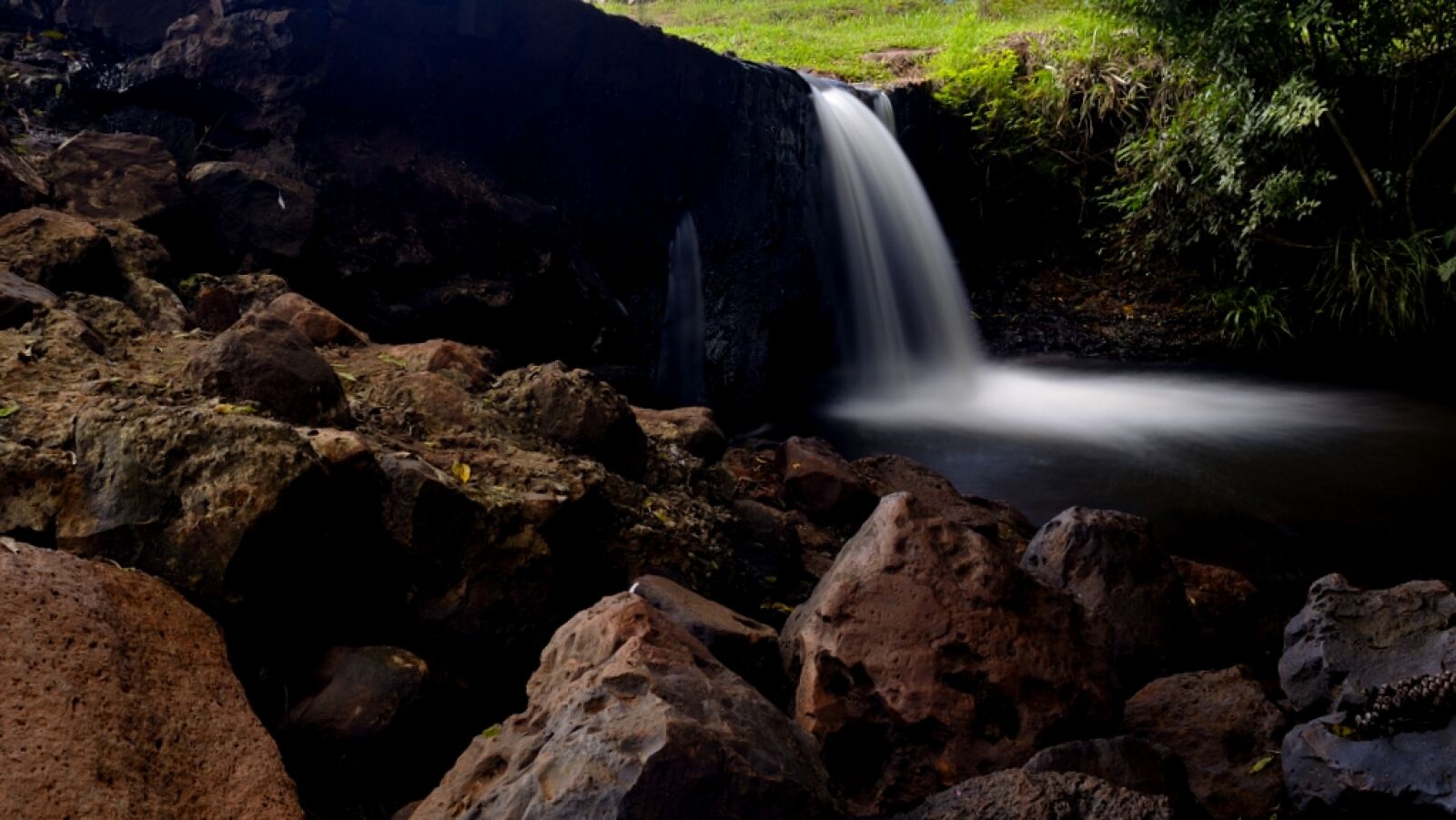 Nikon D5100 sample photo. Waterfalls, with, rocks, in photography