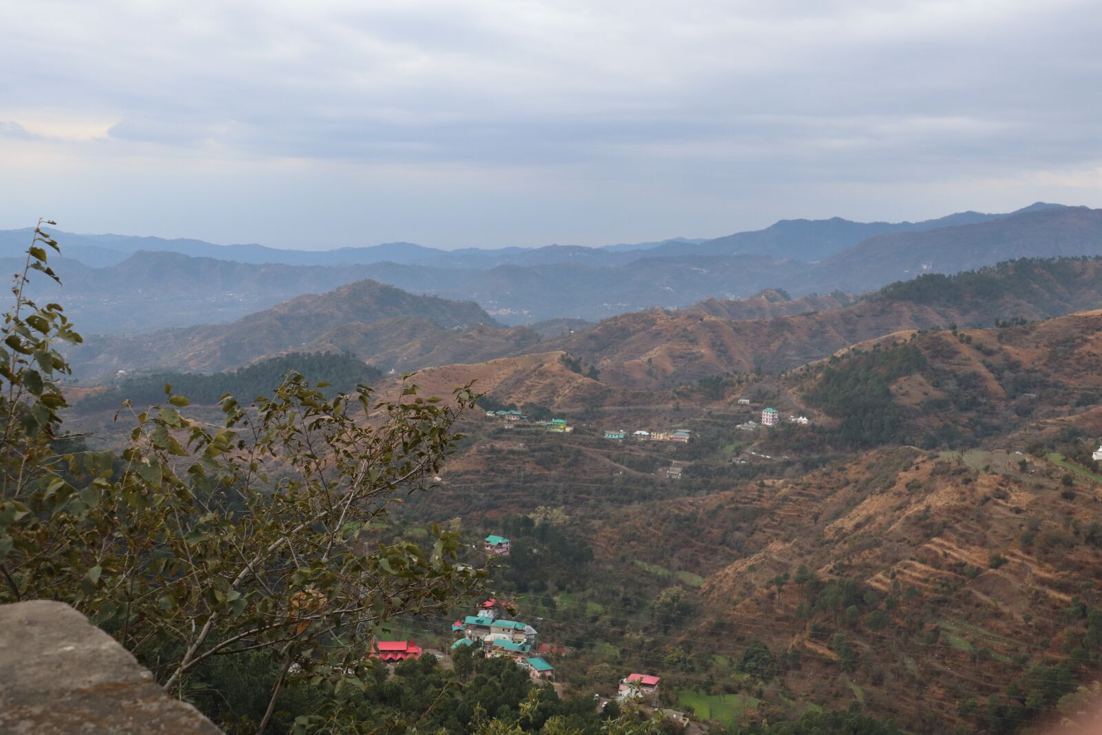 Canon EOS 200D (EOS Rebel SL2 / EOS Kiss X9) sample photo. Himachal, india, trekking photography