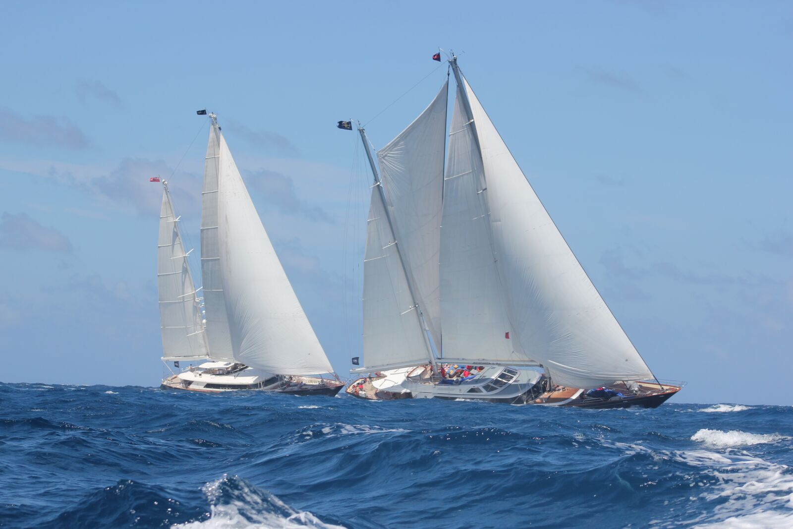 Canon EOS 550D (EOS Rebel T2i / EOS Kiss X4) sample photo. Browse, sea, sailboat photography