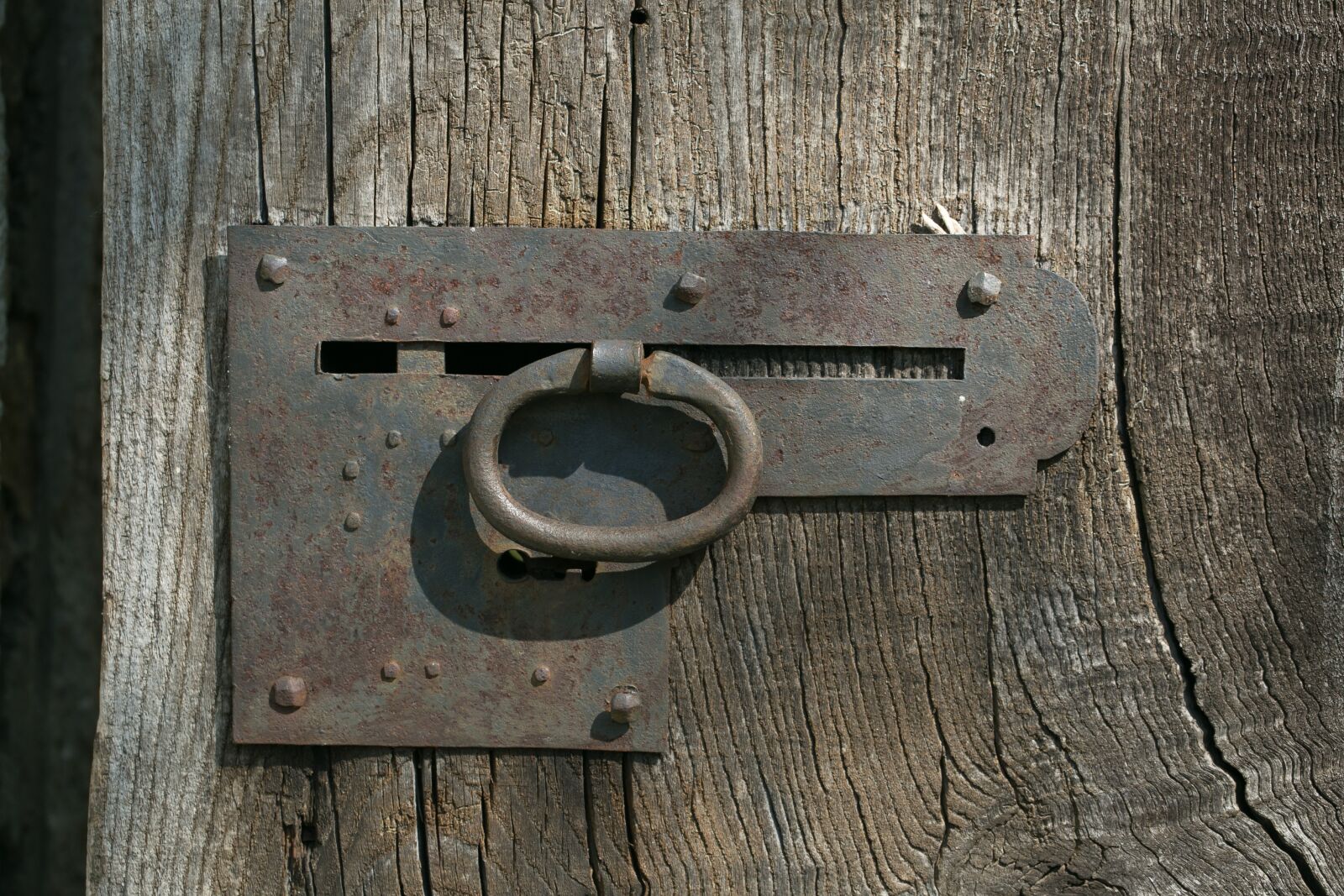 Canon EF 100mm F2.8L Macro IS USM sample photo. Door lock, antique, wooden photography