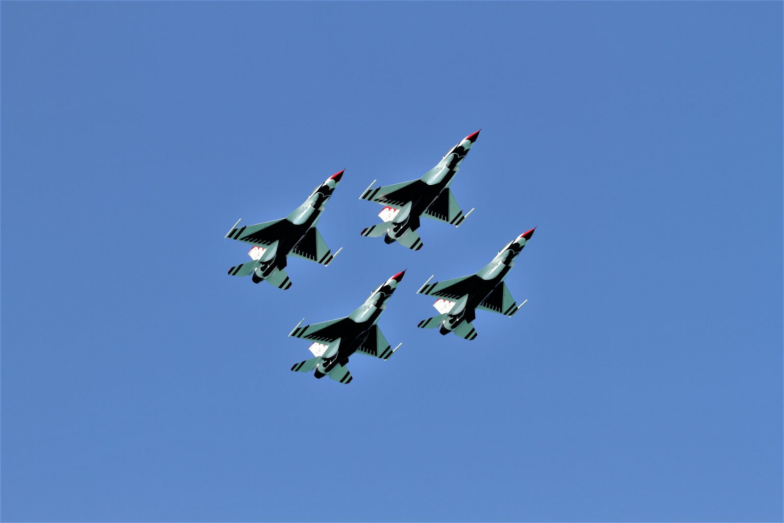 Canon EOS 7D sample photo. Airshow, fighter jets, thunderbirds photography
