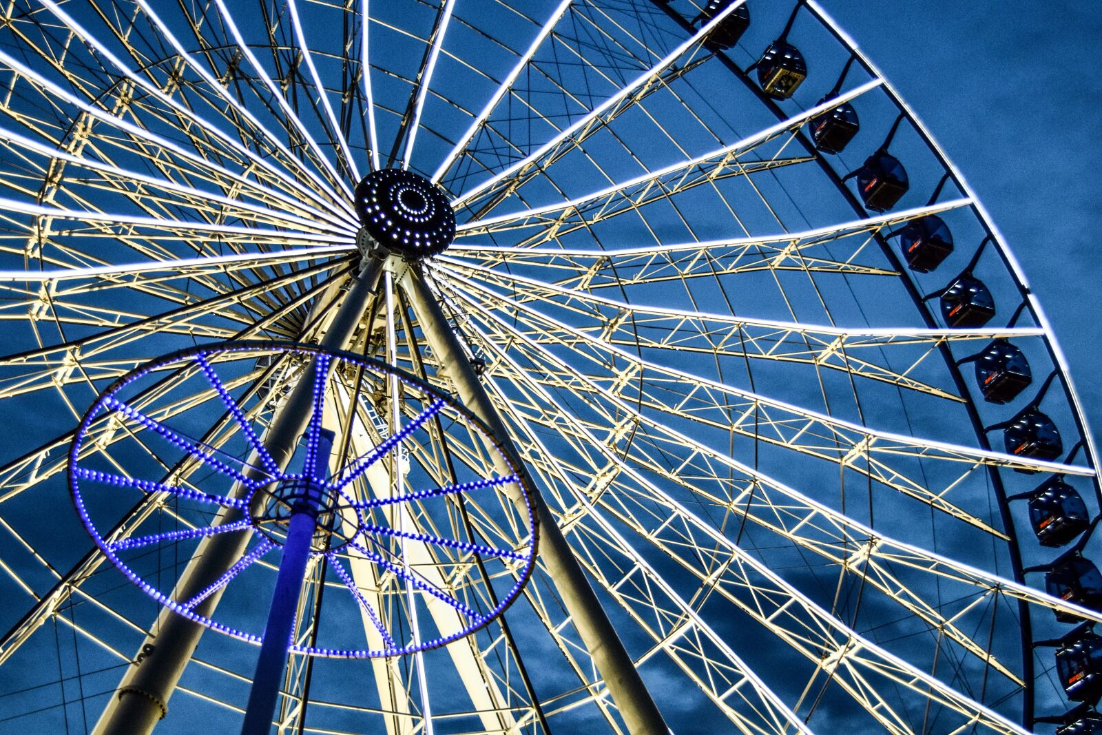 Nikon D3300 sample photo. Wheel of fortune, amusement photography
