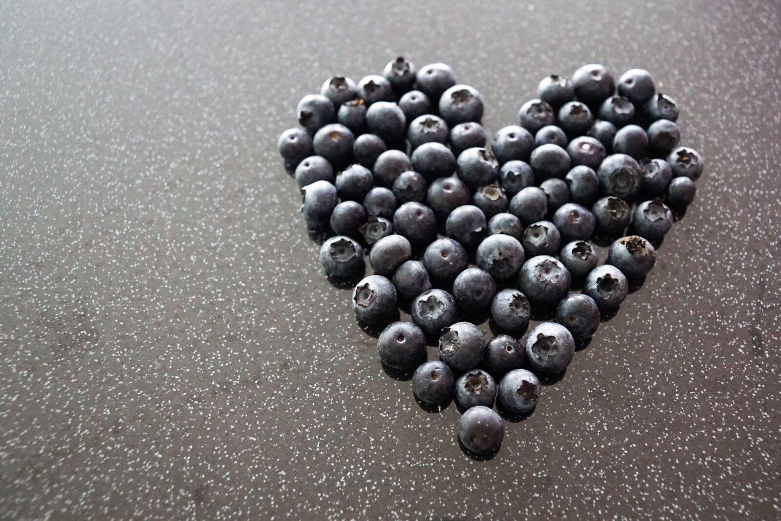 Sony ILCA-77M2 + Sony DT 16-50mm F2.8 SSM sample photo. Heart, love, blueberries photography