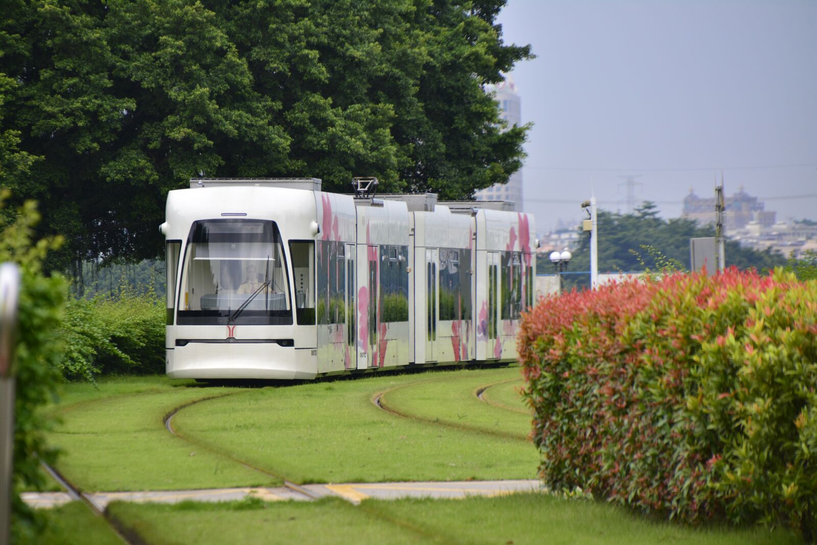 Nikon D5200 sample photo. Guangzhou, tram, white photography