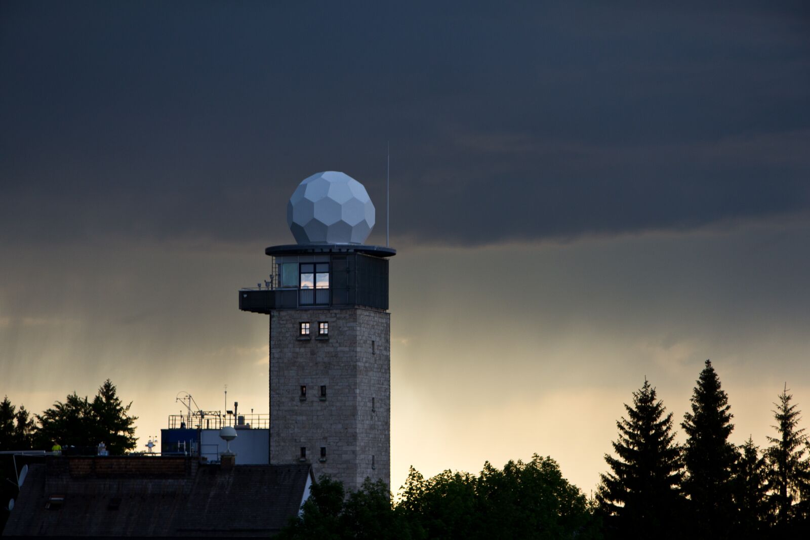 Canon EF-S 17-85mm F4-5.6 IS USM sample photo. Storm, thunderstorm, weather radar photography