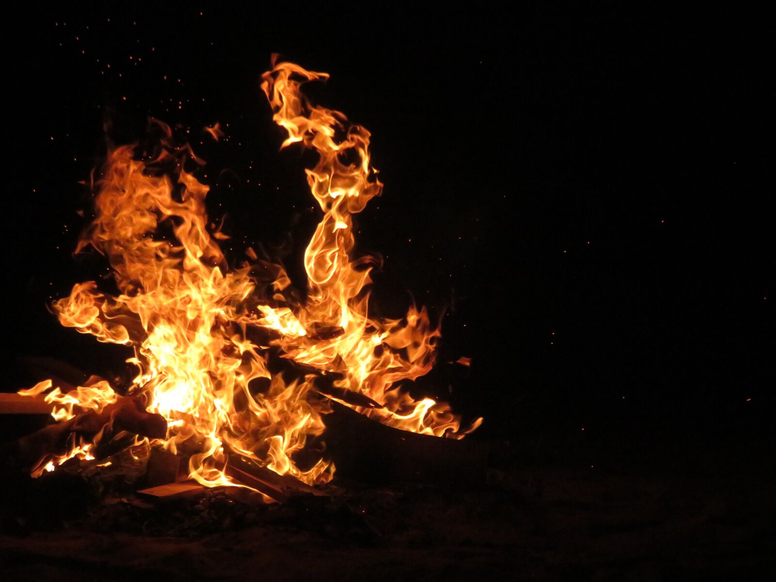 Lighting fire. Огонь фото. Свет от огня. Красивый легкий огонь. Огонь натуральный.