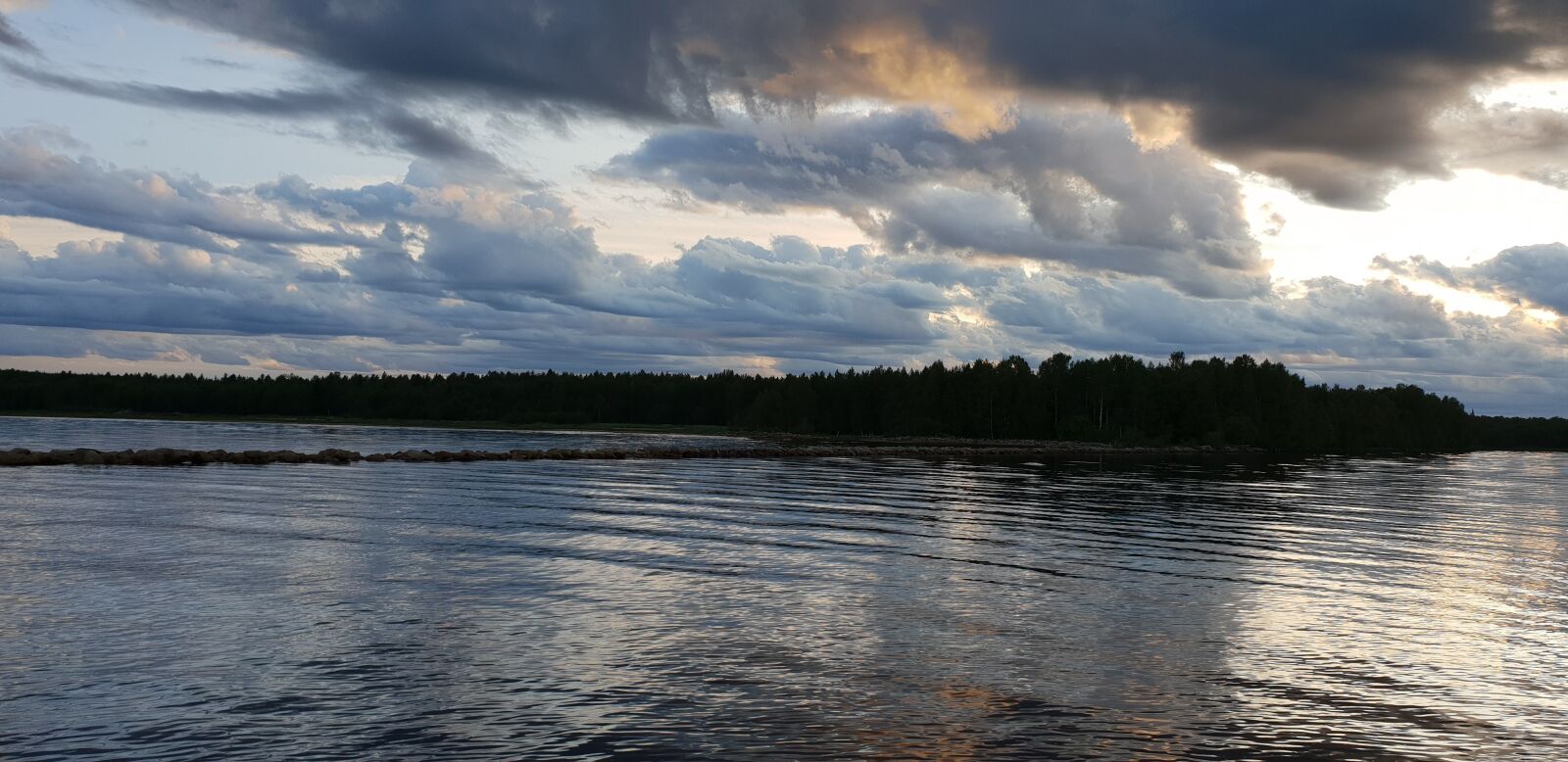 Samsung SM-G965F sample photo. Cloud, water, evening photography