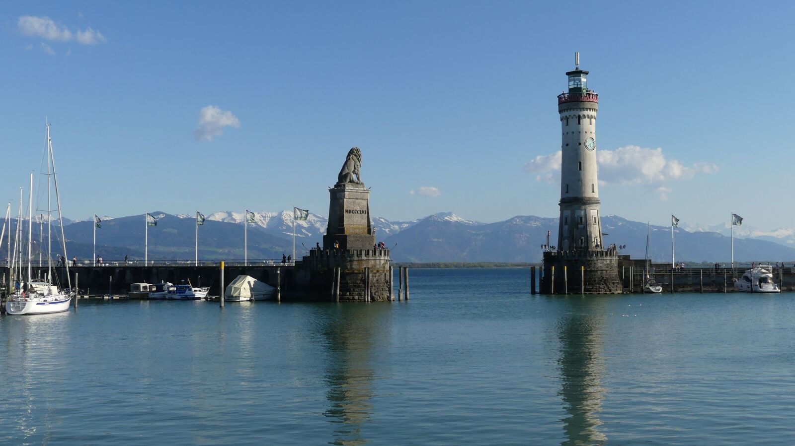 Panasonic Lumix DMC-FZ300 sample photo. Lake, lighthouse, water photography