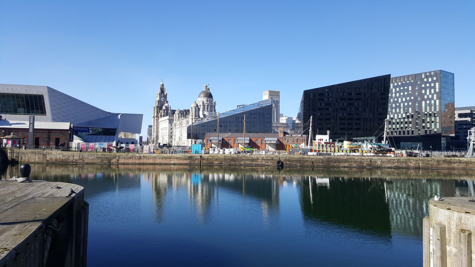 Samsung Galaxy S6 sample photo. Liverpool, port, modern building photography