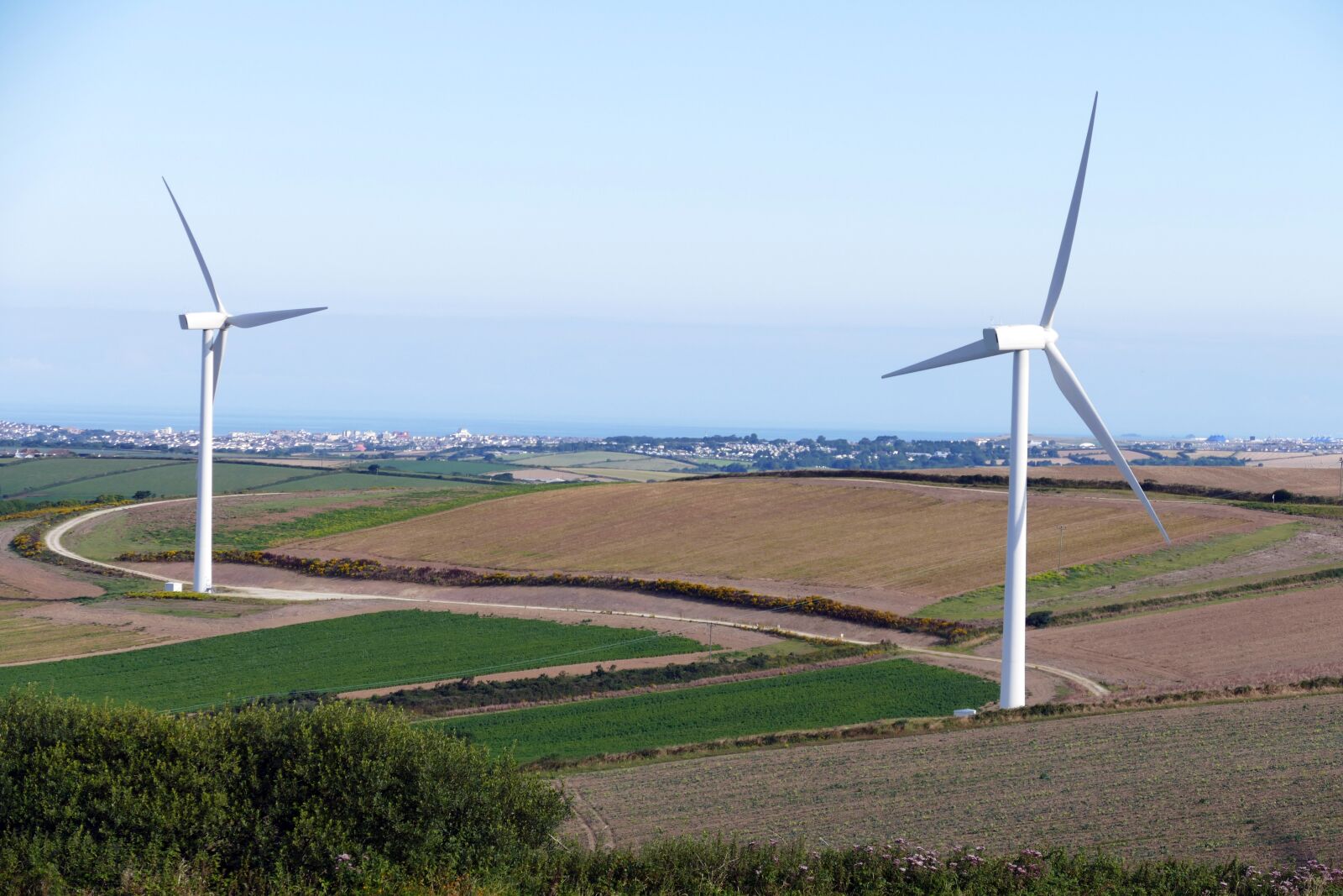 Panasonic Lumix DMC-FZ1000 sample photo. Wind, wind turbines, energy photography
