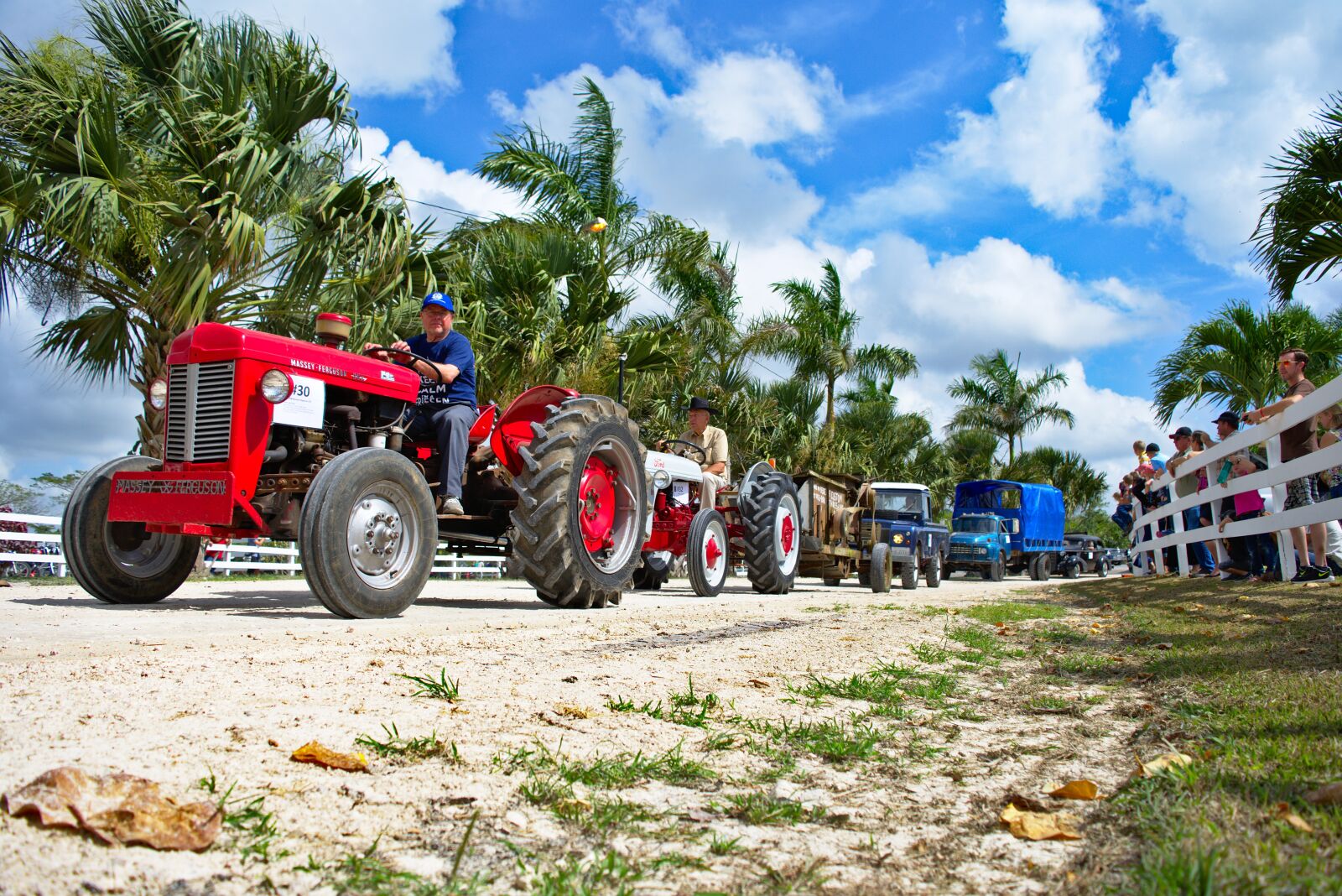 Nikon D7200 sample photo. Parade, tractors, antiques photography