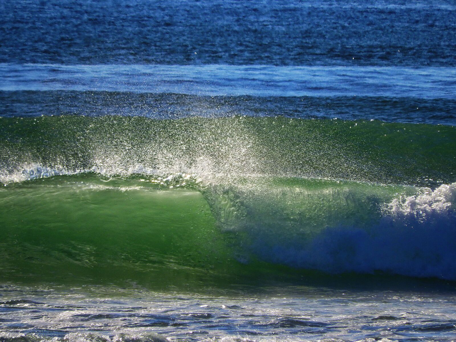 Nikon Coolpix P610 sample photo. Wave, water, ocean photography