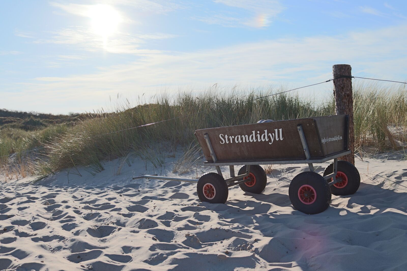 Canon EOS 200D (EOS Rebel SL2 / EOS Kiss X9) sample photo. Stroller, spiekeroog, dunes photography
