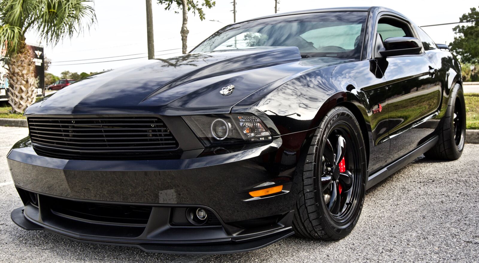 Canon EF 16-35mm F4L IS USM sample photo. Mustang, car, automotive photography