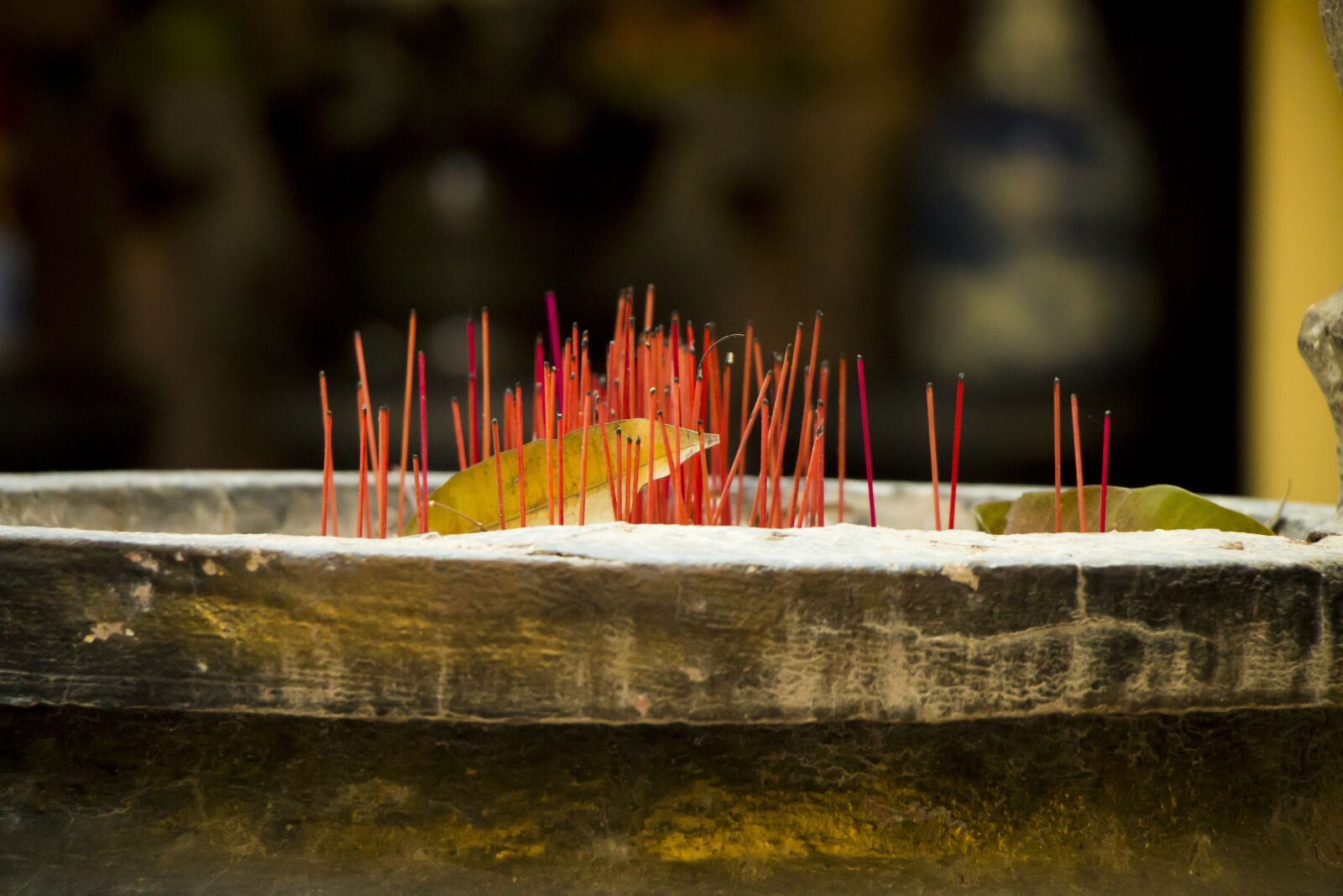 Canon EOS 70D sample photo. Temple, scented sticks, mallets photography