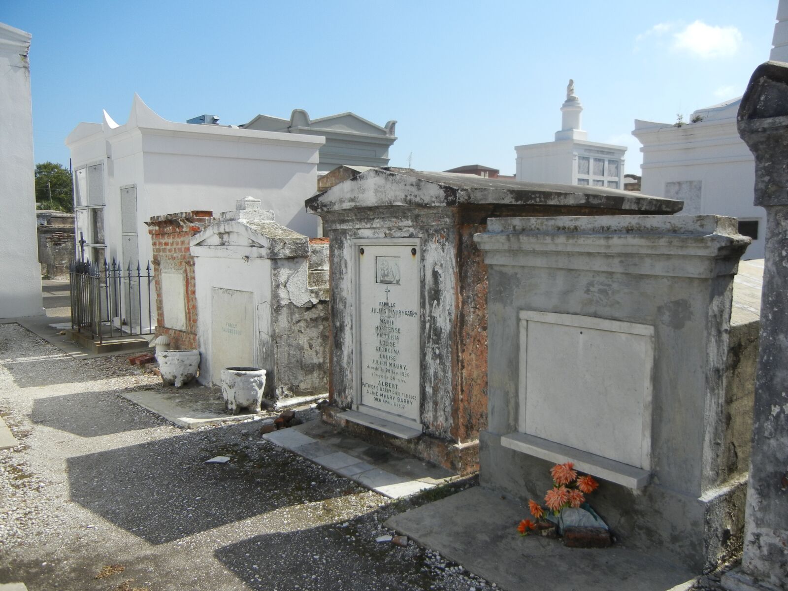 Nikon Coolpix S8100 sample photo. New orleans, cemetery, tomb photography